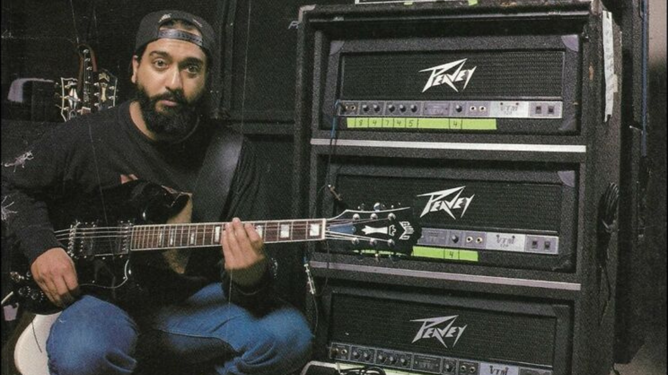 Kim Thayil holding a guitar