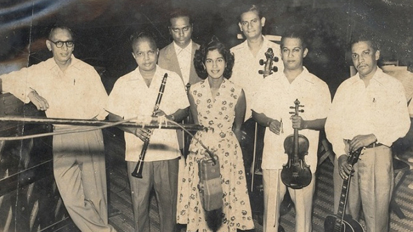 Lucilla Pacheco and other musicians