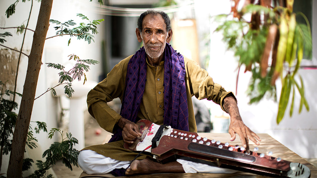 Ustad Noor Baksh Playing Instrument