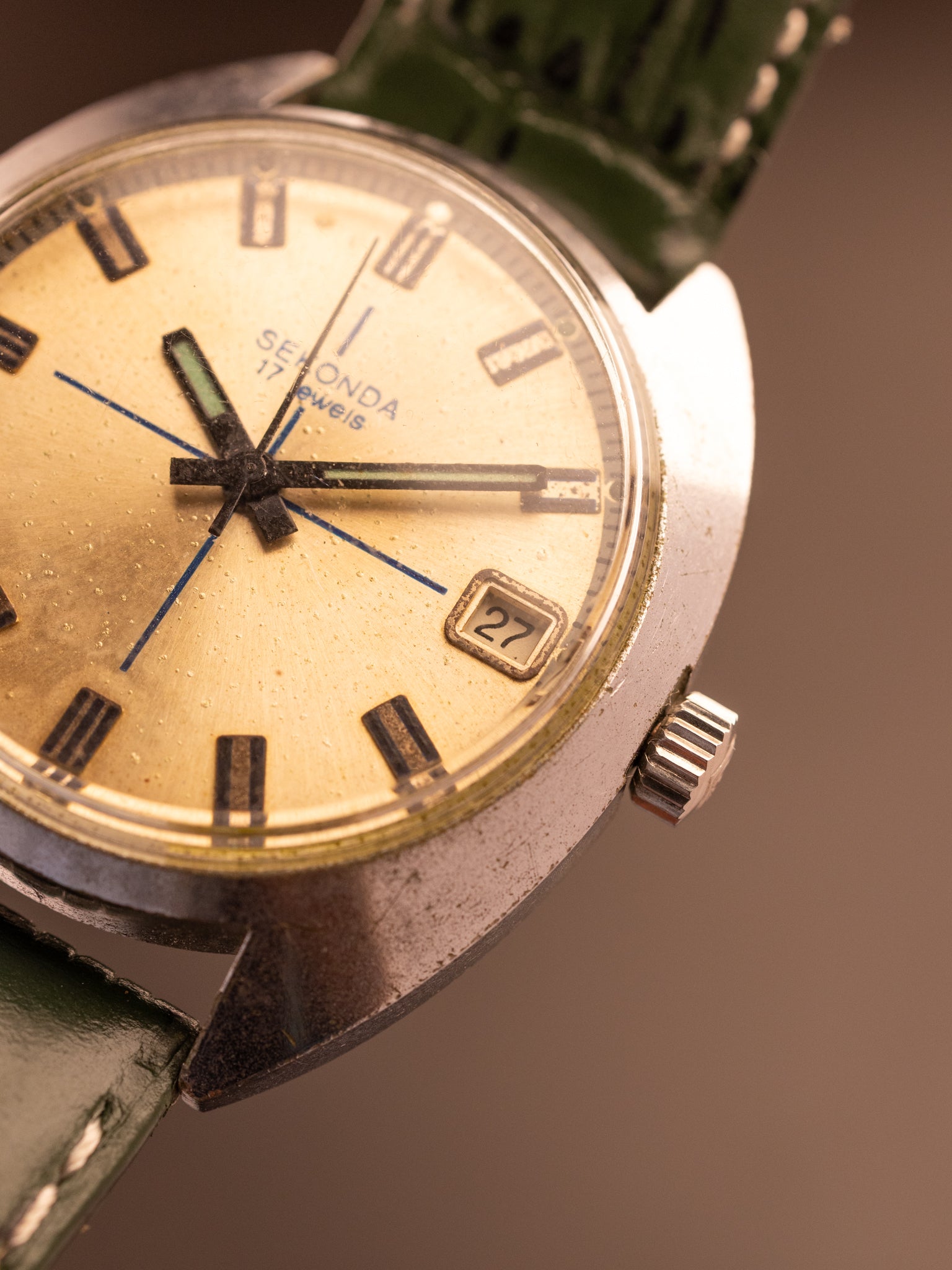 Sekonda Tonneau 17 Jewels (Ref. Unknown) (36mm; Manual)