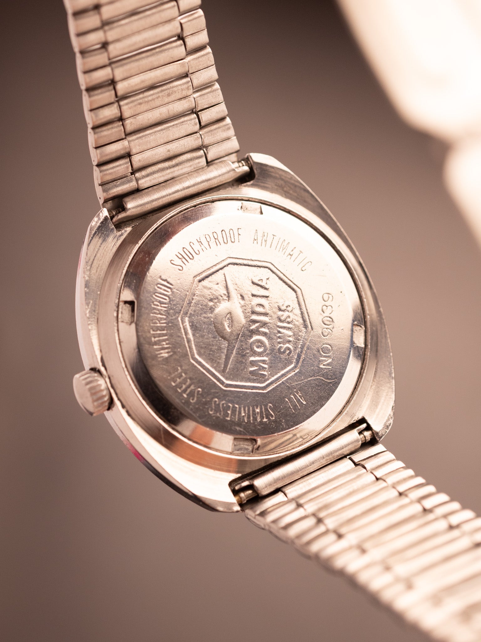 Mondia De Luxe Golden Horse Super Mint (Ref. NO 9039) (36mm; Manual)
