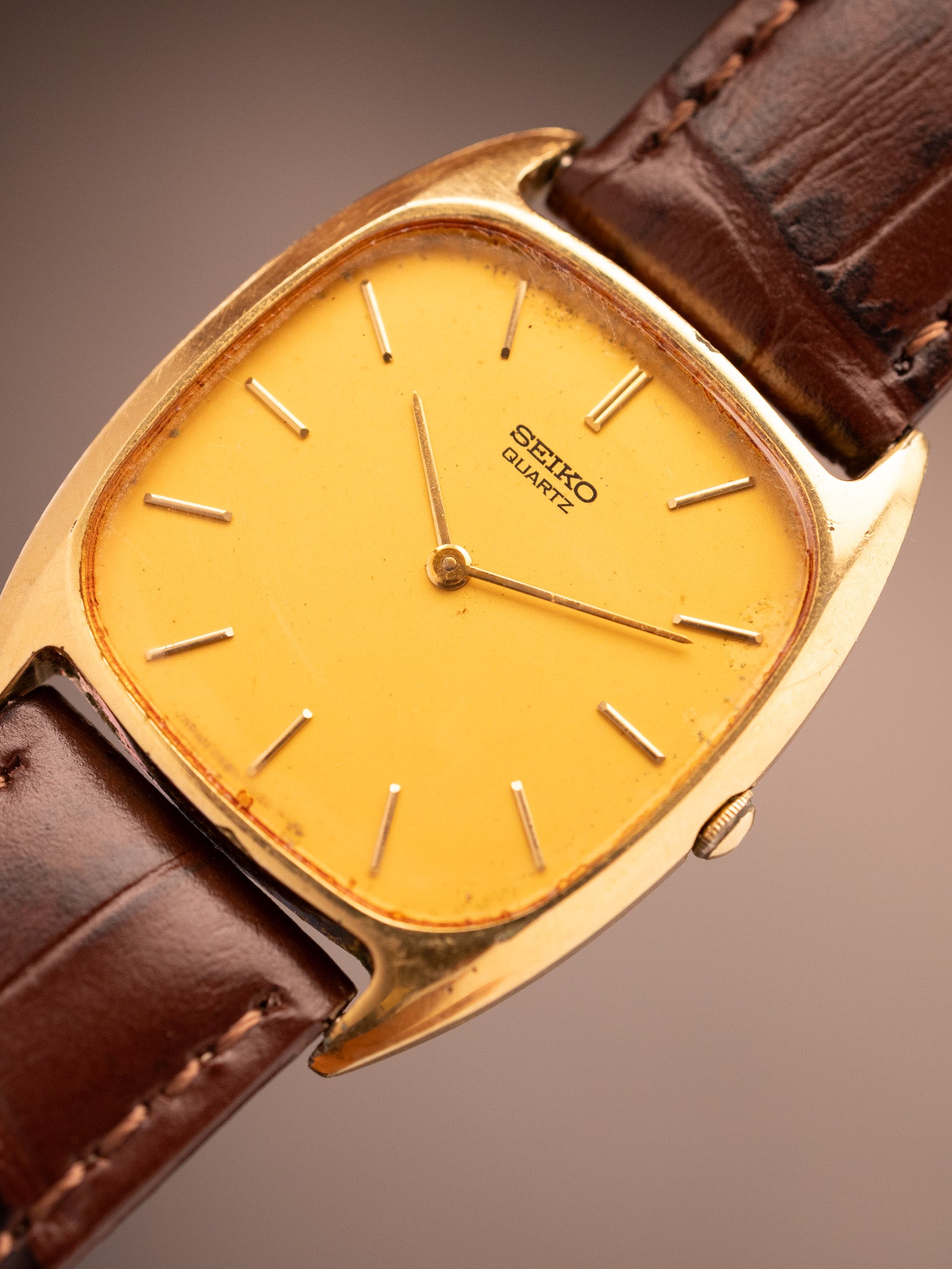 Seiko JDM Gold Super 072628 (Ref. 2620-5570) (30mm; Quartz) (Rare)