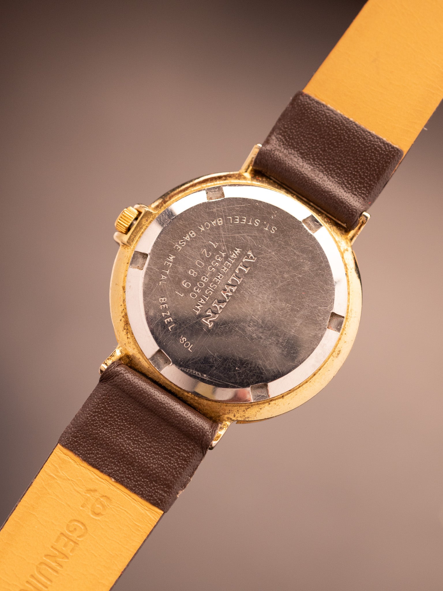 Allwyn Gold 720891 (Ref. Y355-8030) (32mm; Quartz)