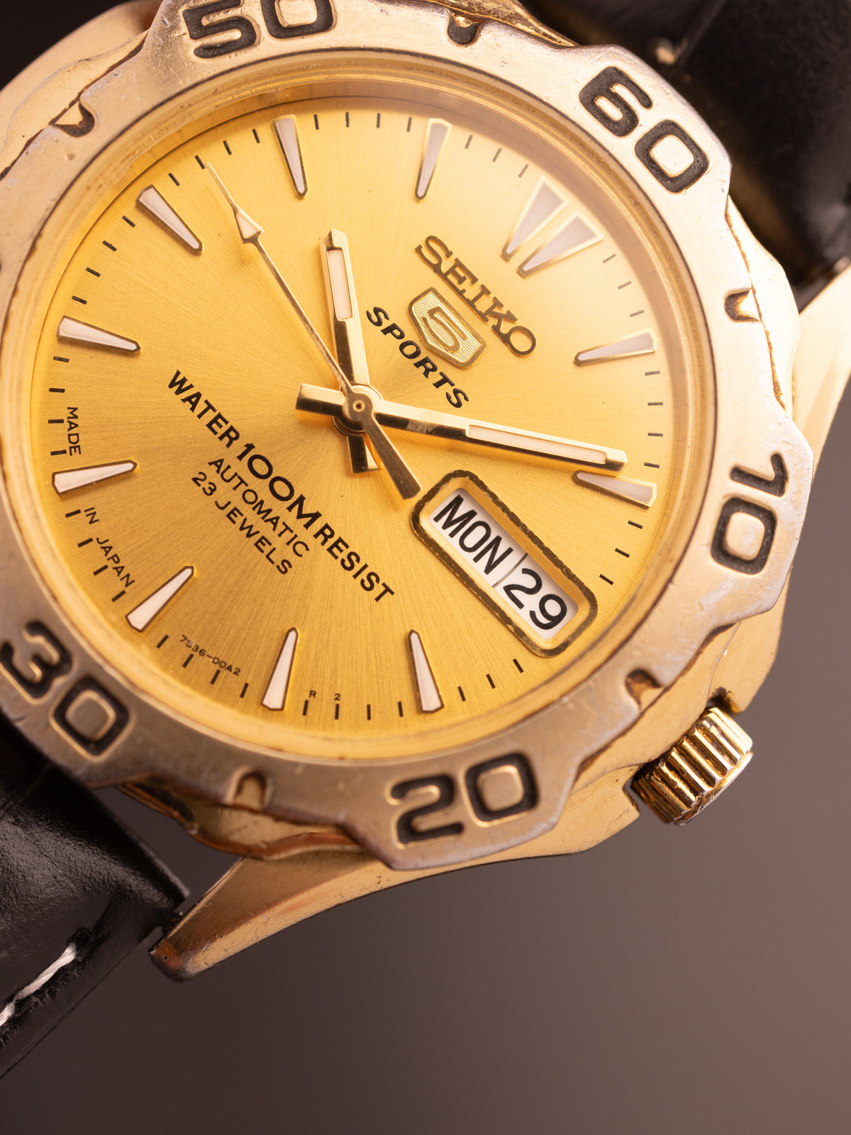 Seiko 5 Sports Gold 100M Resist 961768 (Ref. 7S26-3160 A4) (40mm; Automatic)