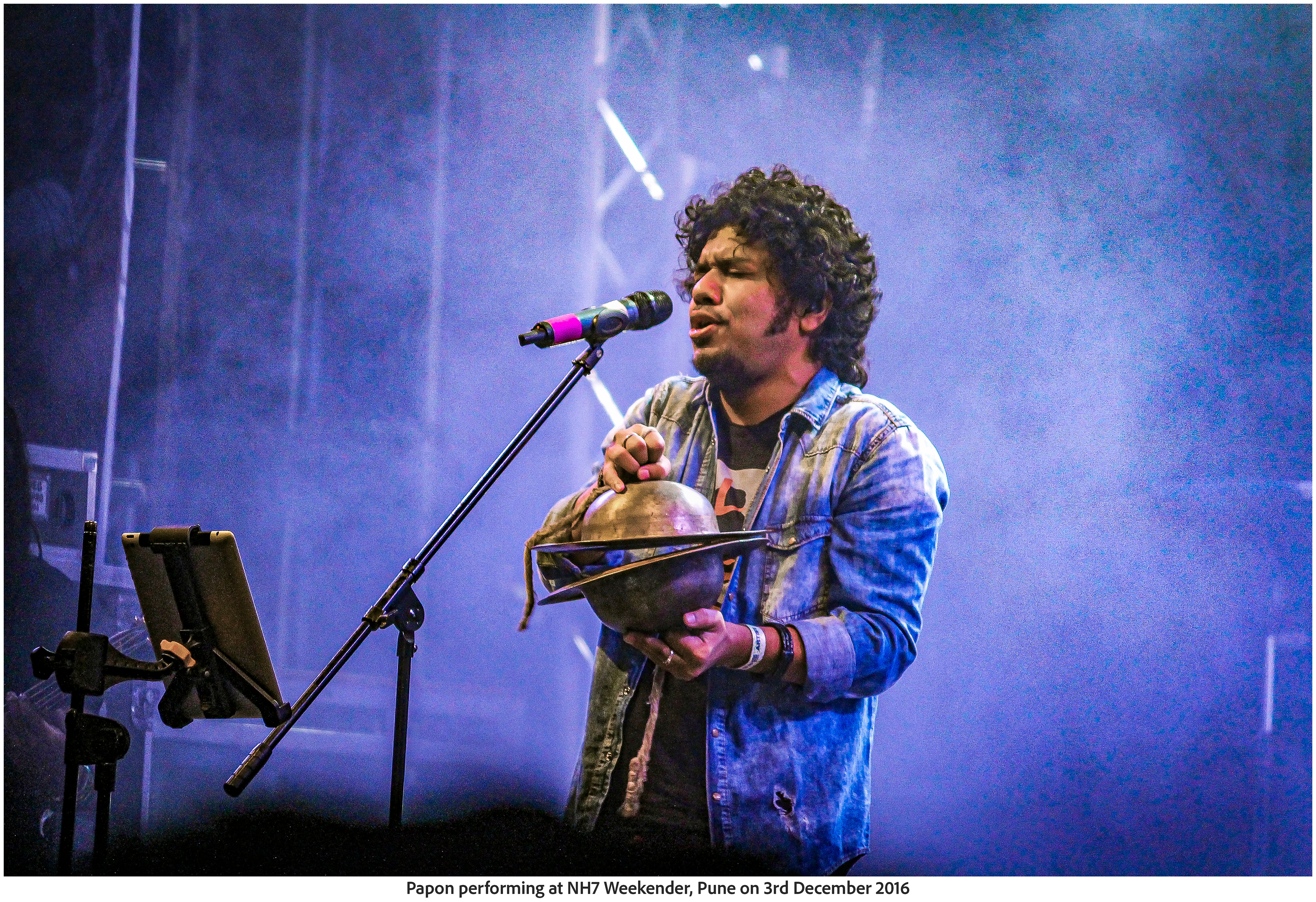 Papon performing at NH7 Weekender, Pune on 3rd December 2016