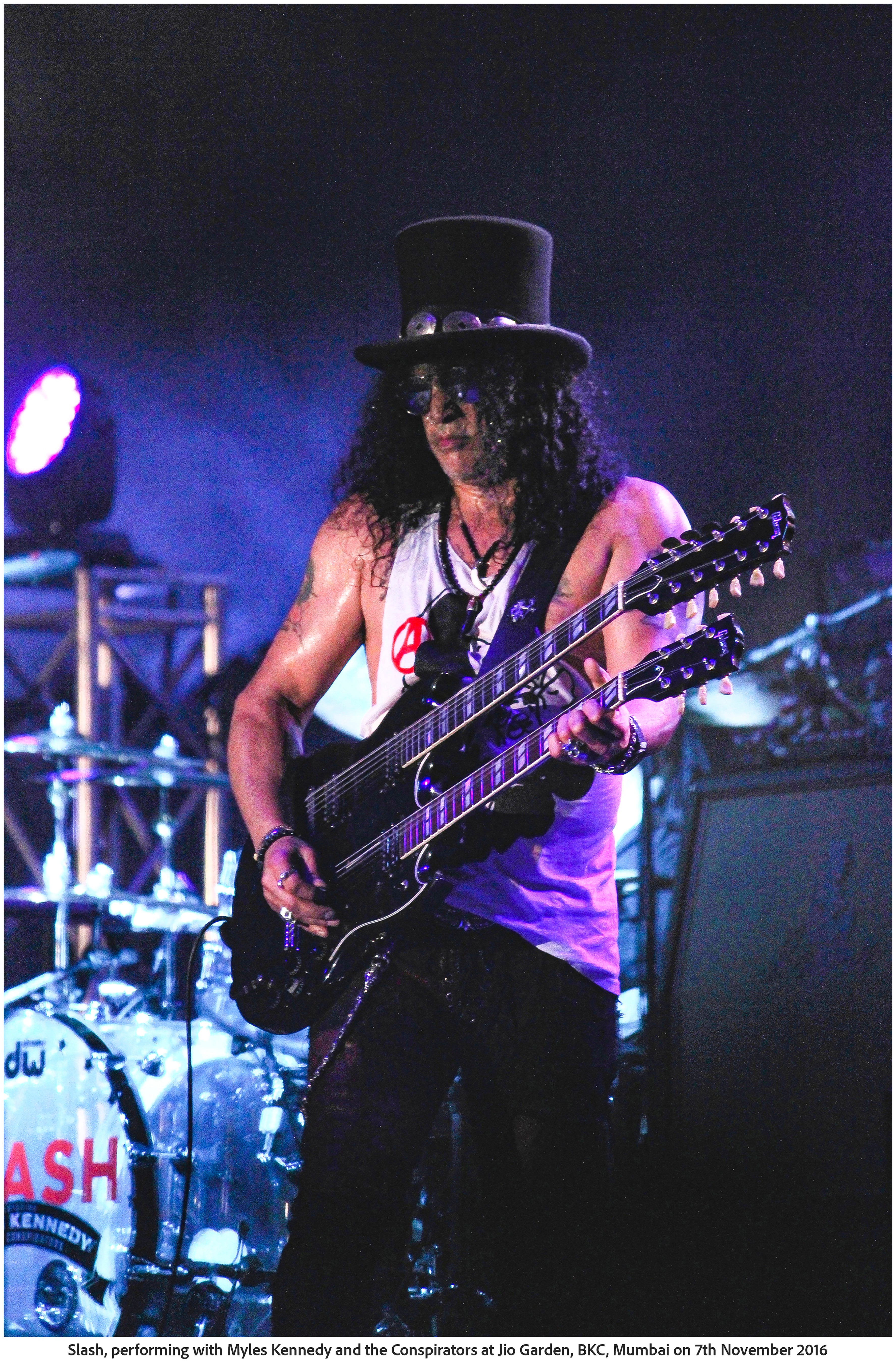 Slash, performing with Myles Kennedy and the Conspirators at Jio Garden, BKC, Mumbai on 7th November 2016. (Photo Frame)