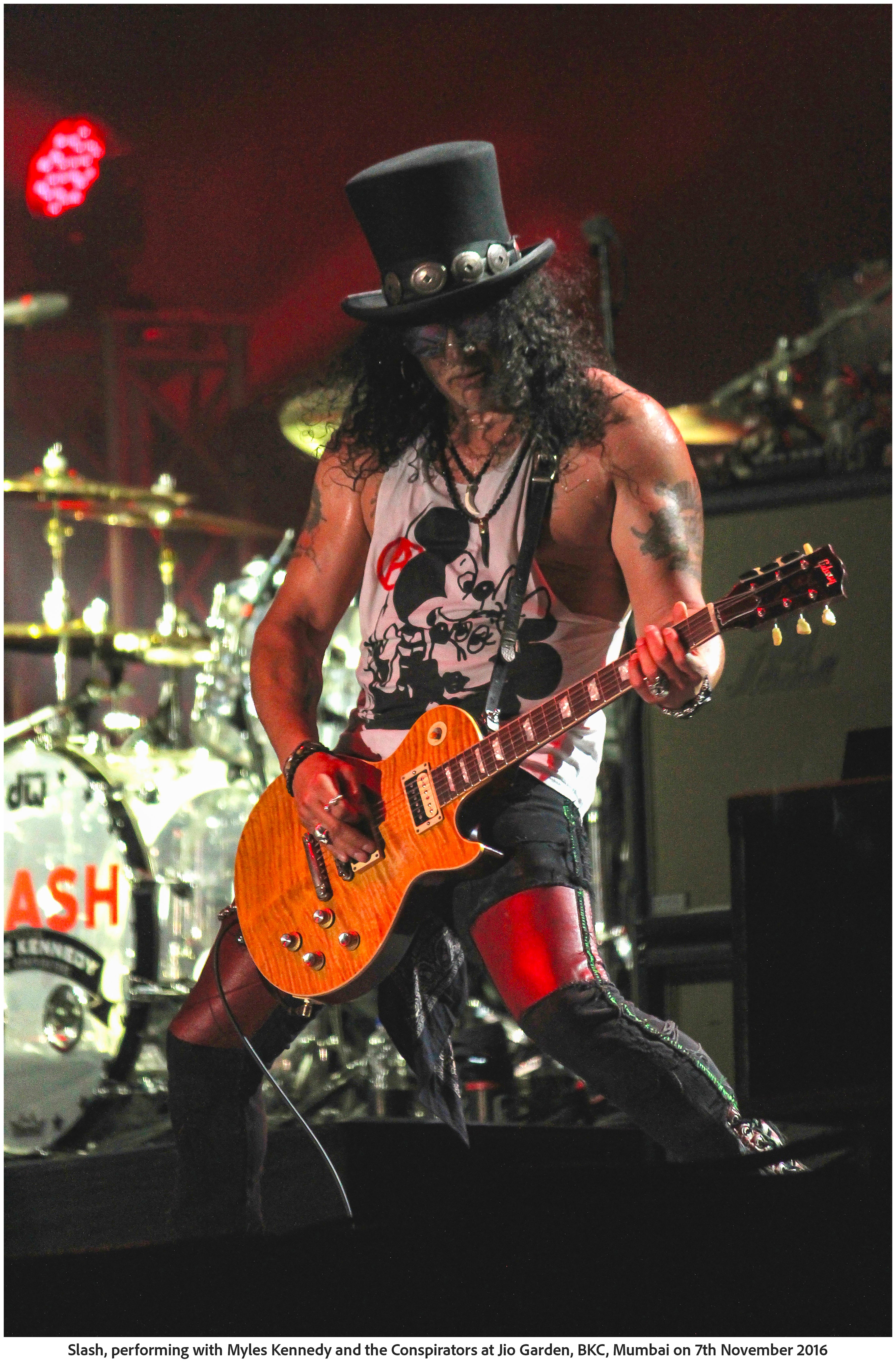 Slash, performing with Myles Kennedy and the Conspirators at Jio Garden, BKC, Mumbai on 7th November 2016 (Photo Frame)