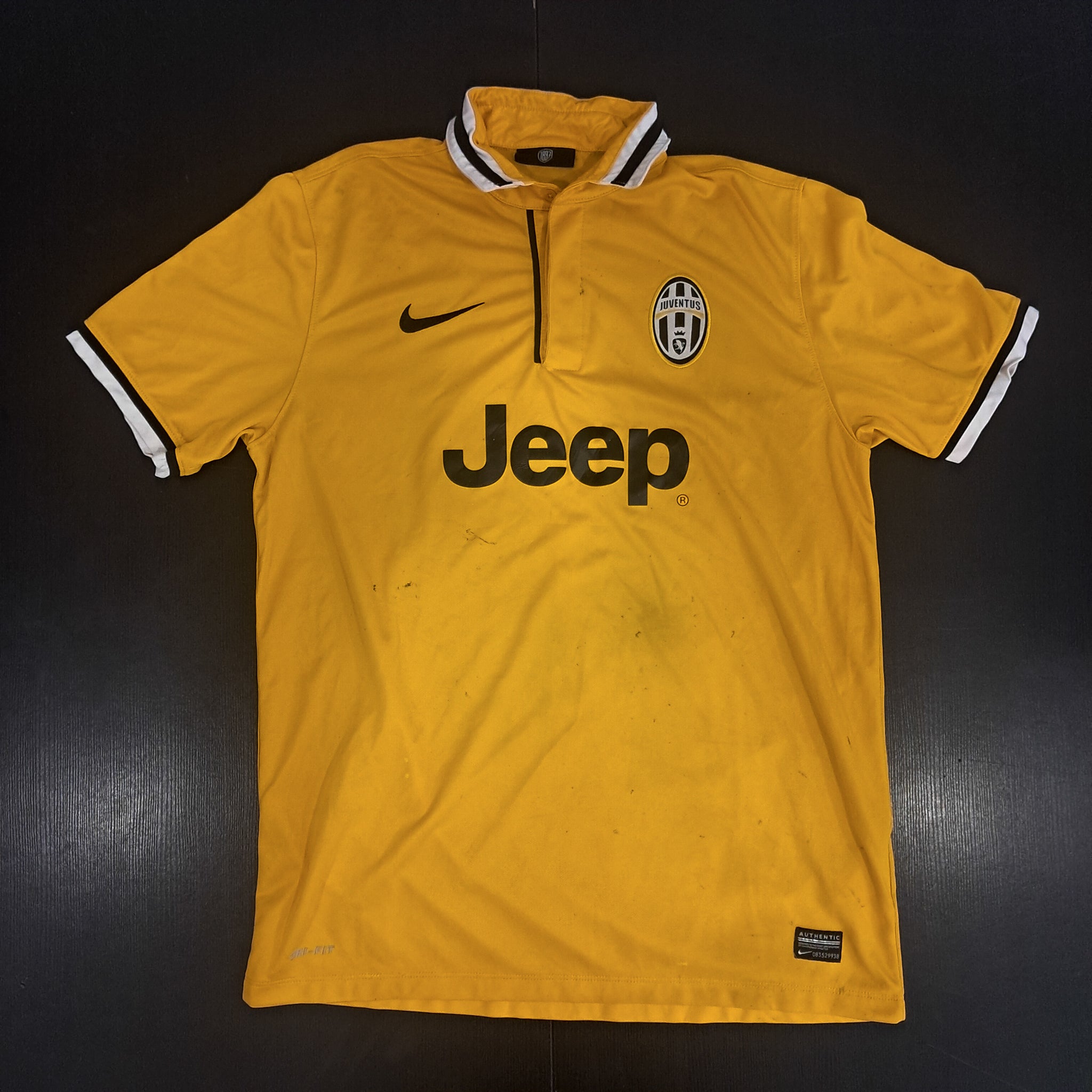 2013-14 Juventus Away Jersey - XL