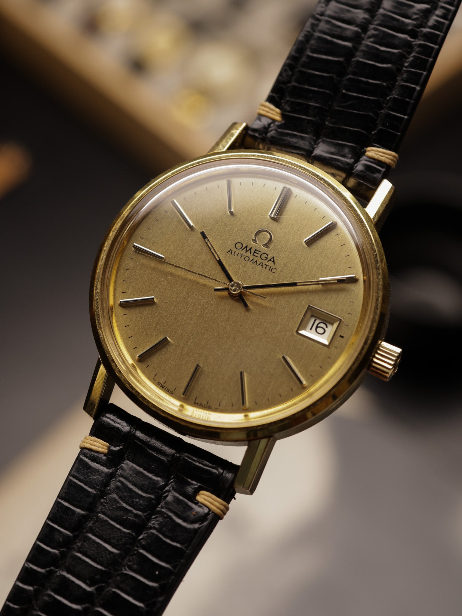 Omega Automatic (Ref.166.0202) Bi-Directional Date Adjustment- Automatic