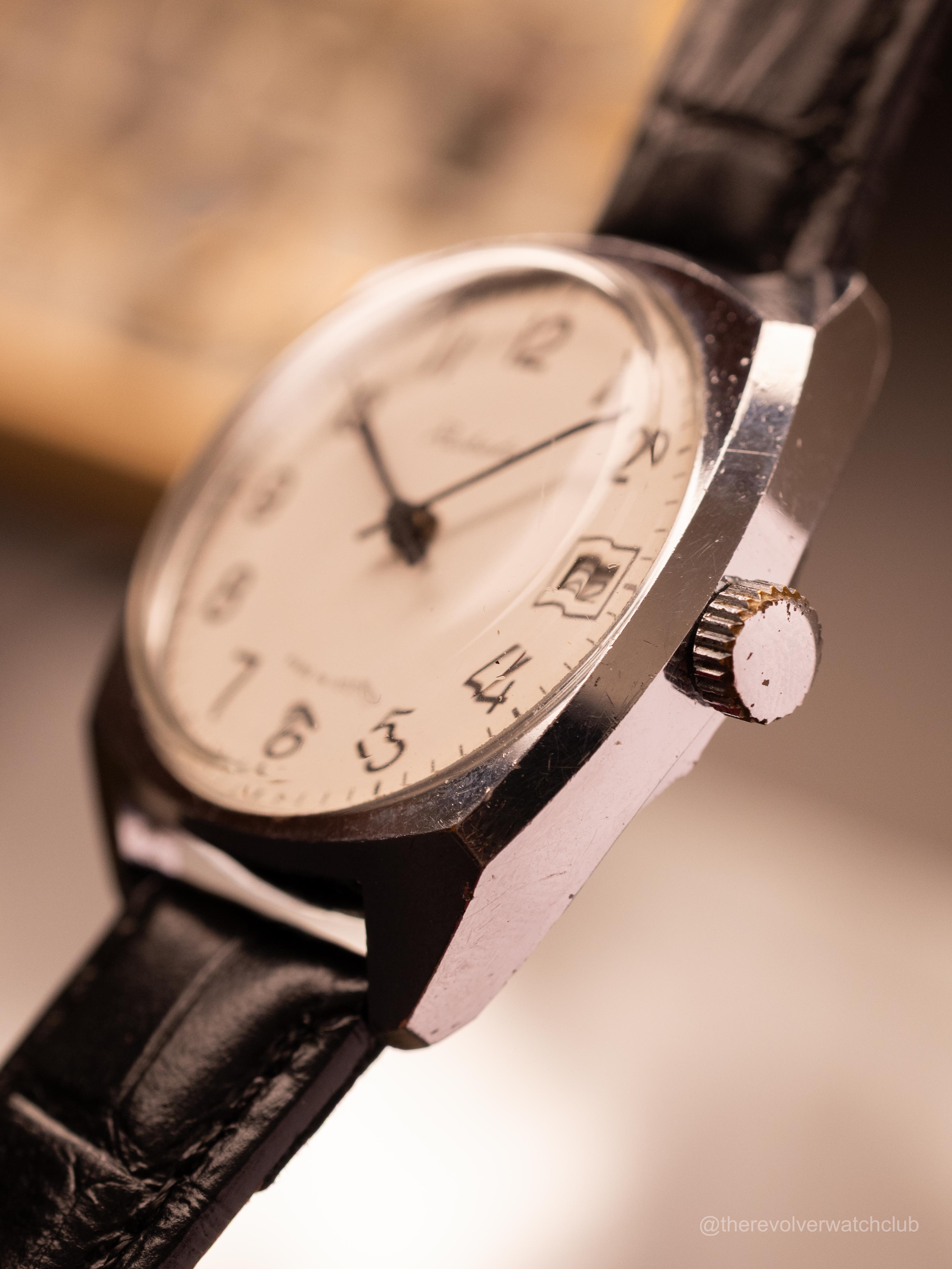 Raketa Cushion (Ref. 110921) (37mm; Manual) — image 4