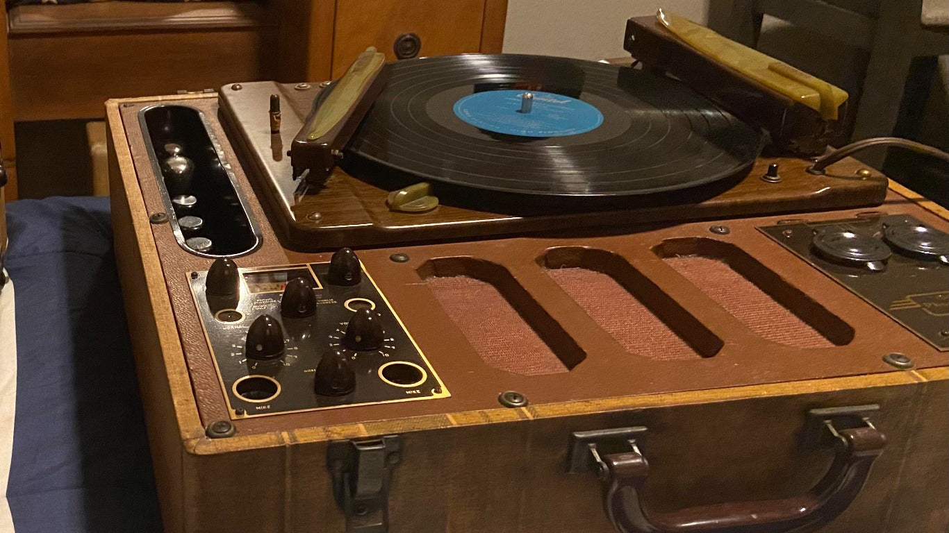 suitcase turntable