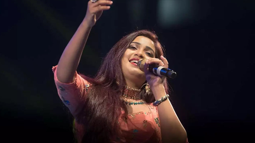 Shreya Ghoshal performing live on stage