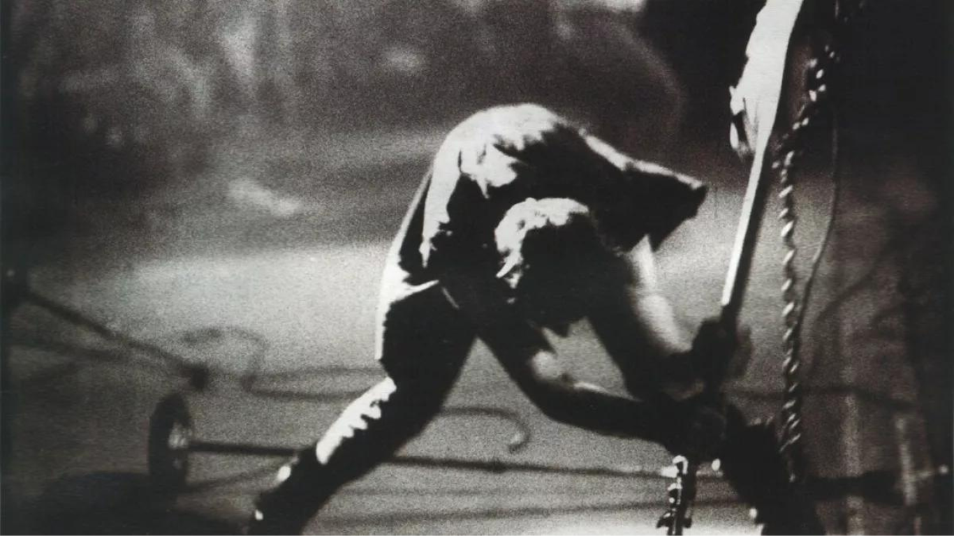 The Story Behind The Iconic London Calling Cover
