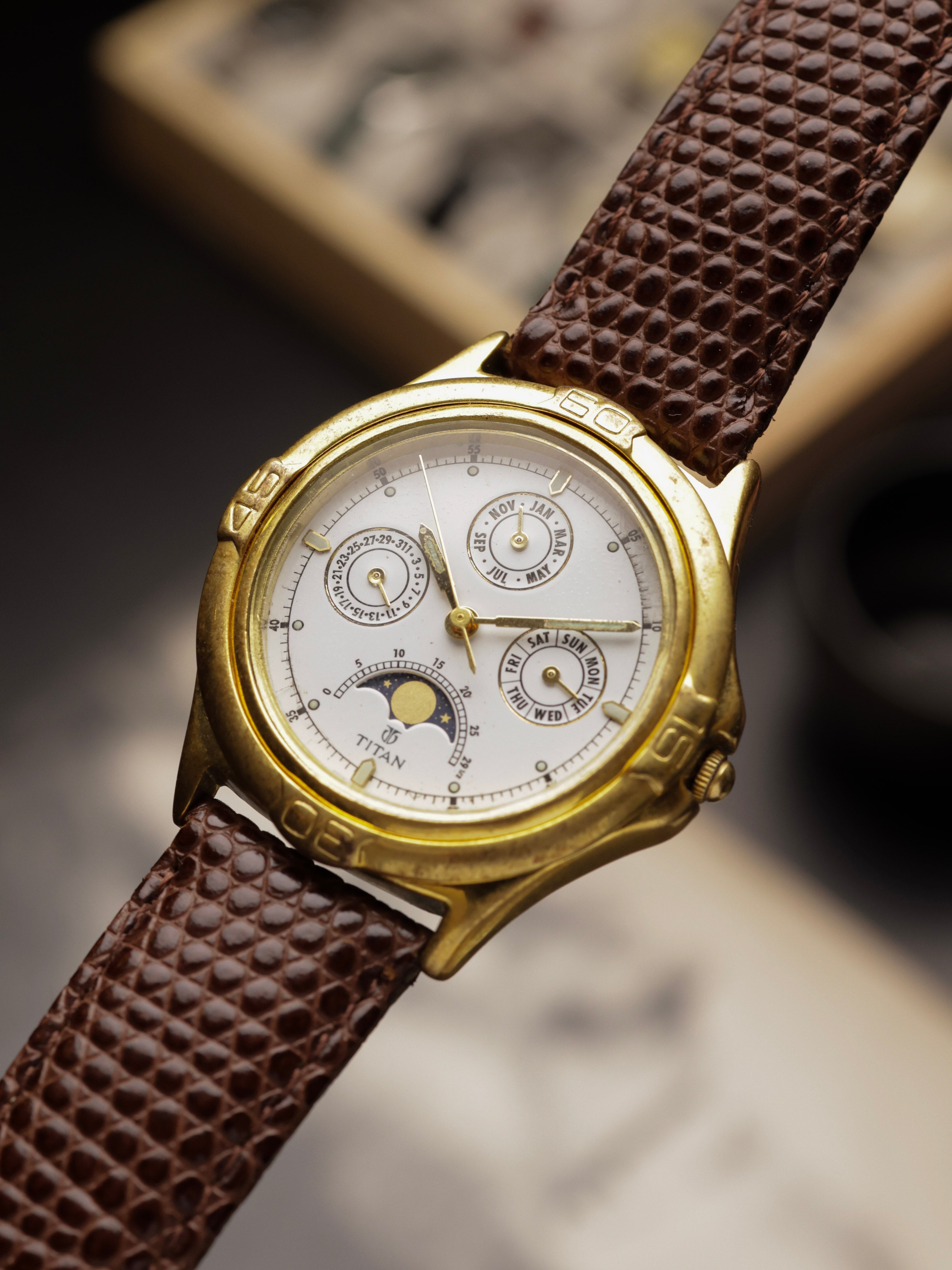 Titan Moonphase  592YAC