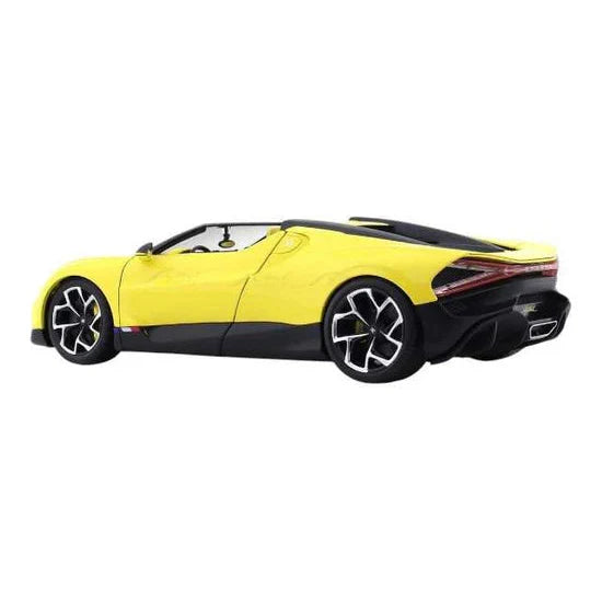Bburago - 1 : 18 Diecast Scale Model -  Official Licensed Product - Bugatti Mistral