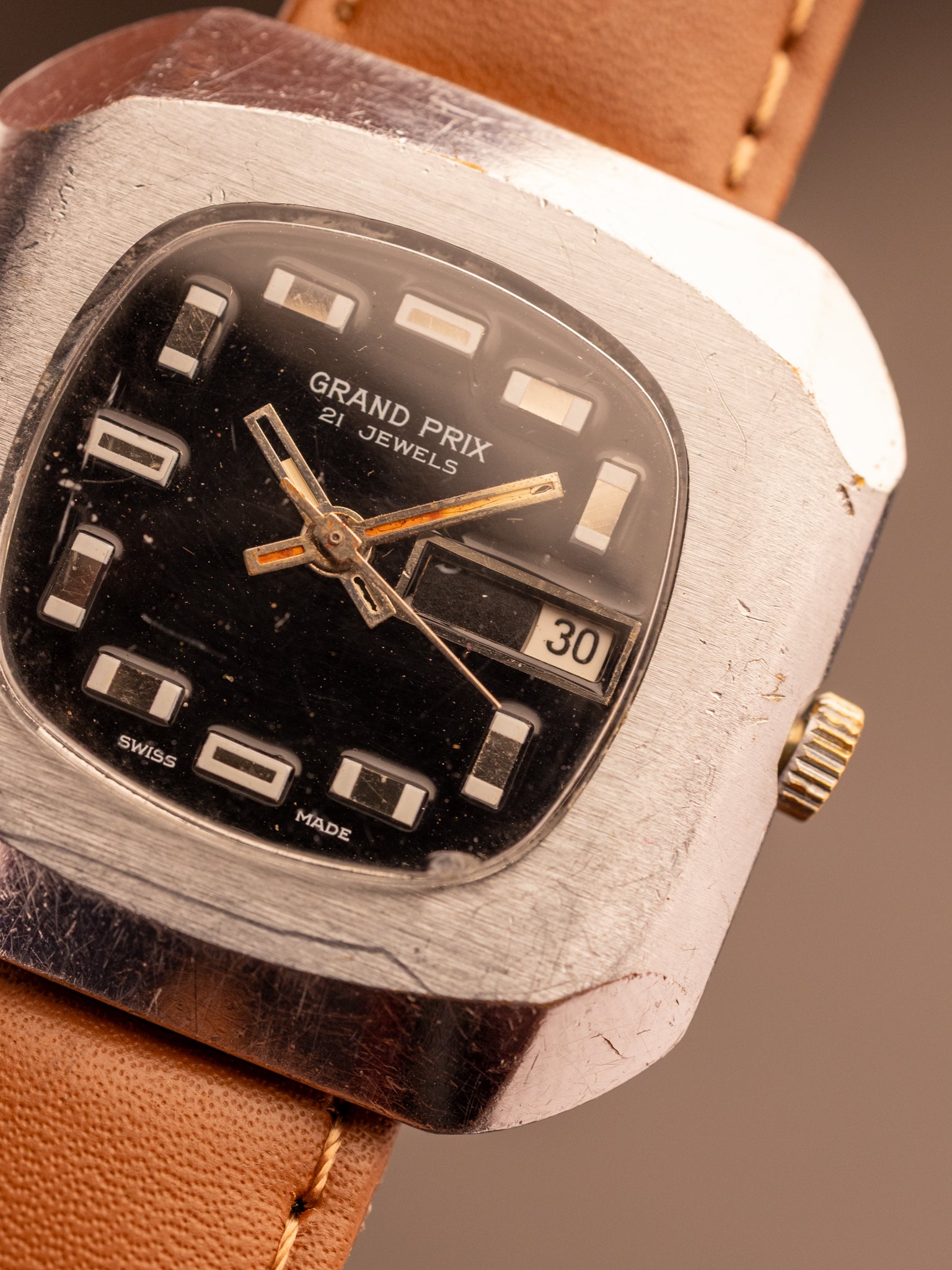 Grand Prix; Cushion Dial (Ref. Unknown) (40mm; Manual)