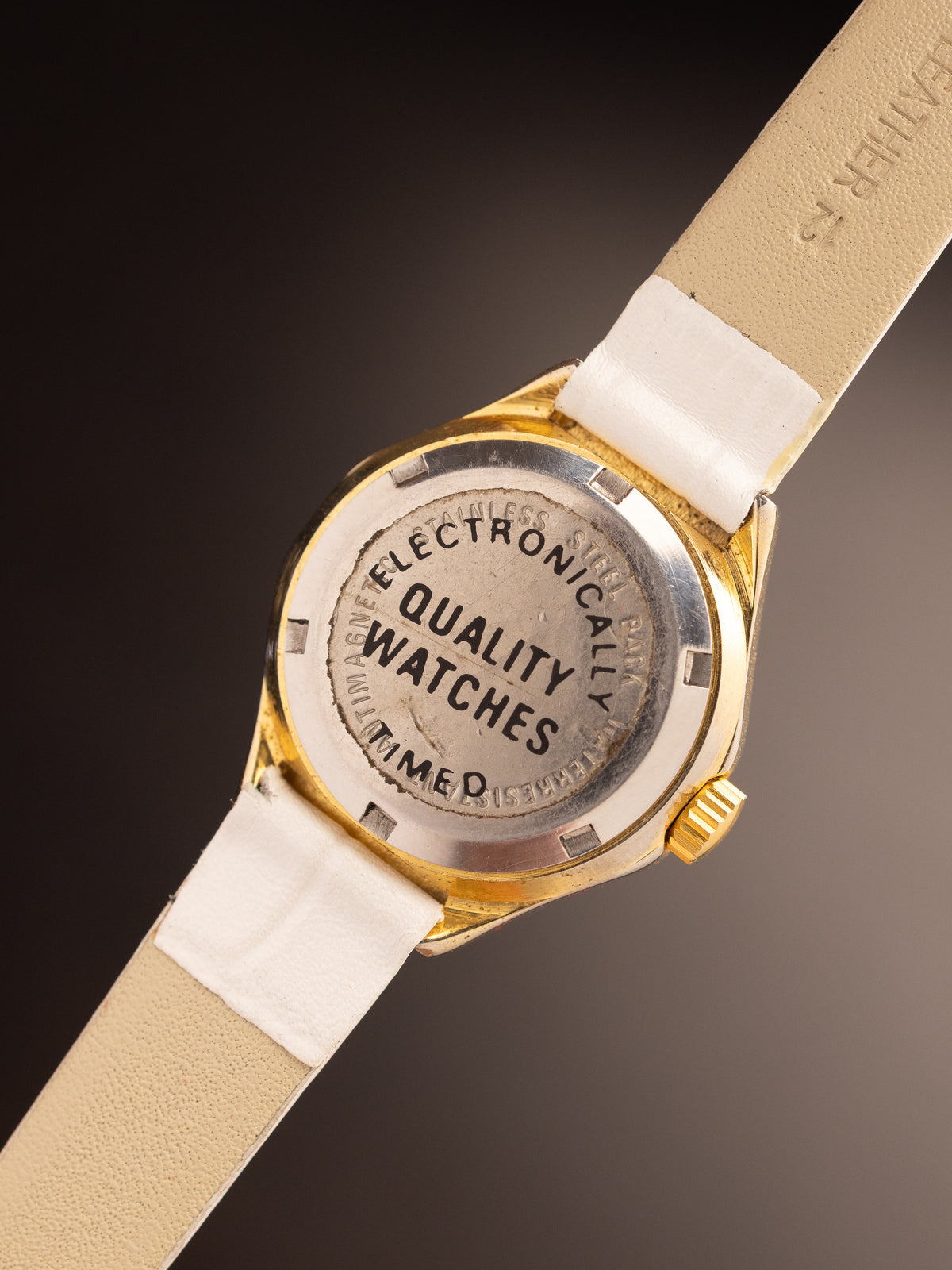 Teknika Gold Oval Case Geomtric NOS (Ref. Unknown) (27mm; Manual)