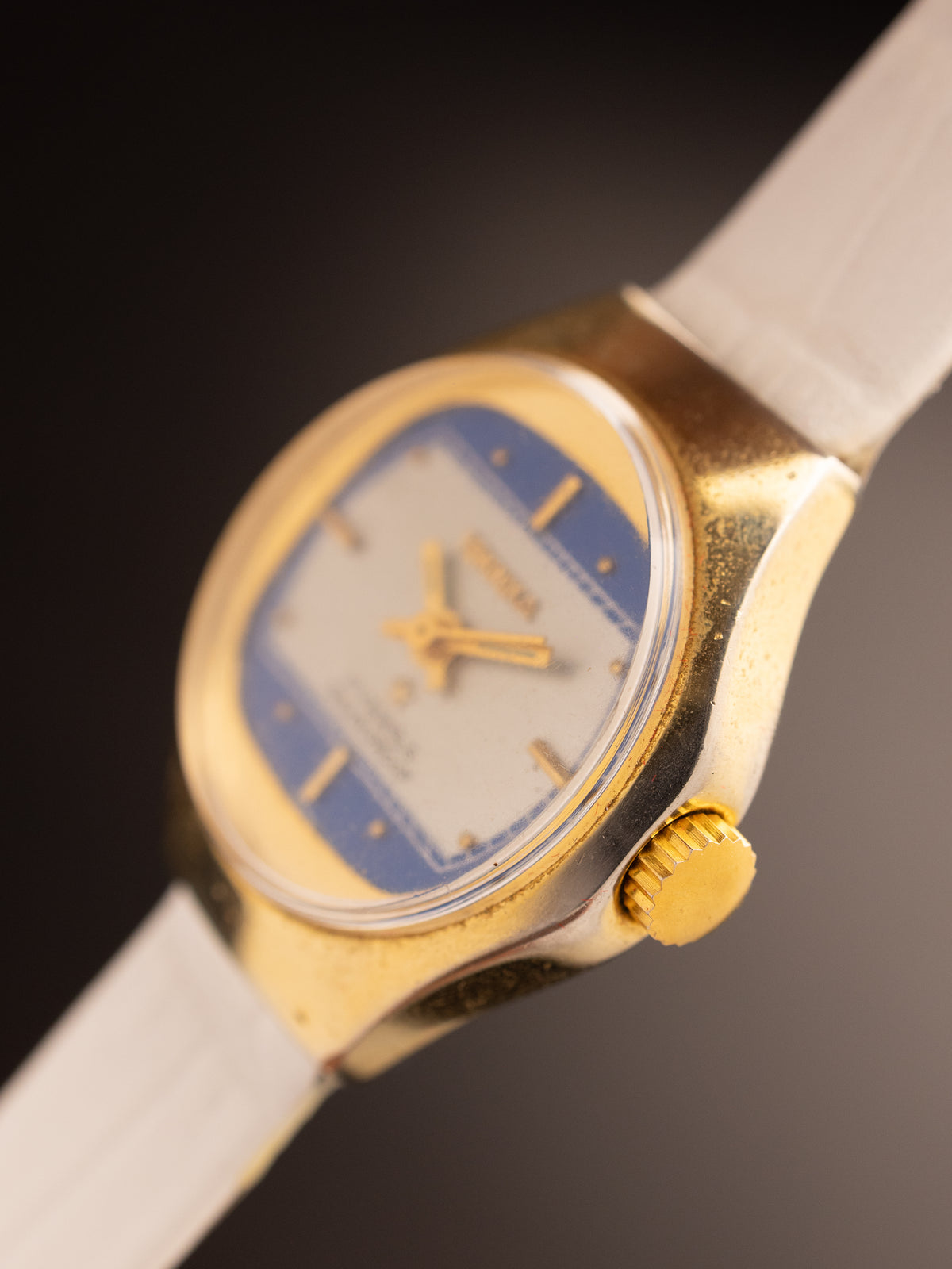 Teknika Gold Oval Case Geomtric NOS (Ref. Unknown) (27mm; Manual)
