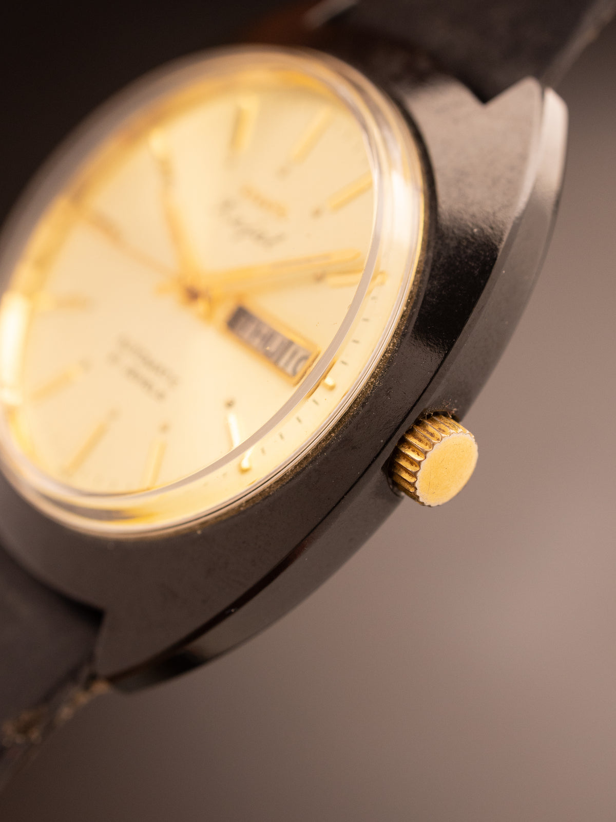 HMT Kajal Black Case Gold Dial Super Mint ( 630100 )