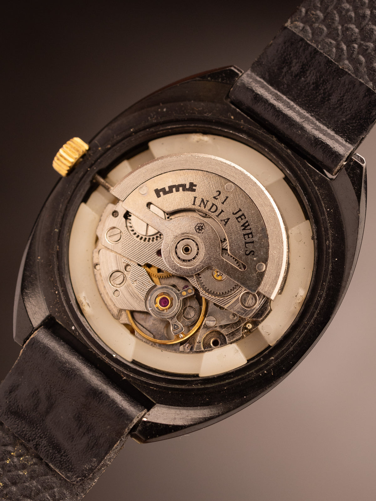 HMT Kajal Black Case Gold Dial Super Mint ( 630100 )