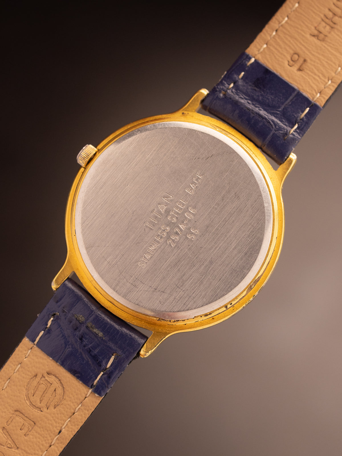 Titan Triple Calendar Vintage White Dial ( 257A-06 55 ) Rare