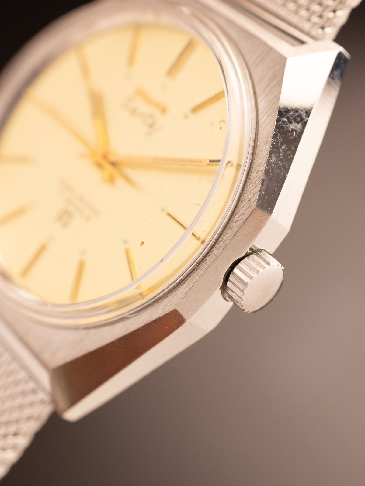 HMT Sartaj Gold Dial Super Mint ( 050185 )