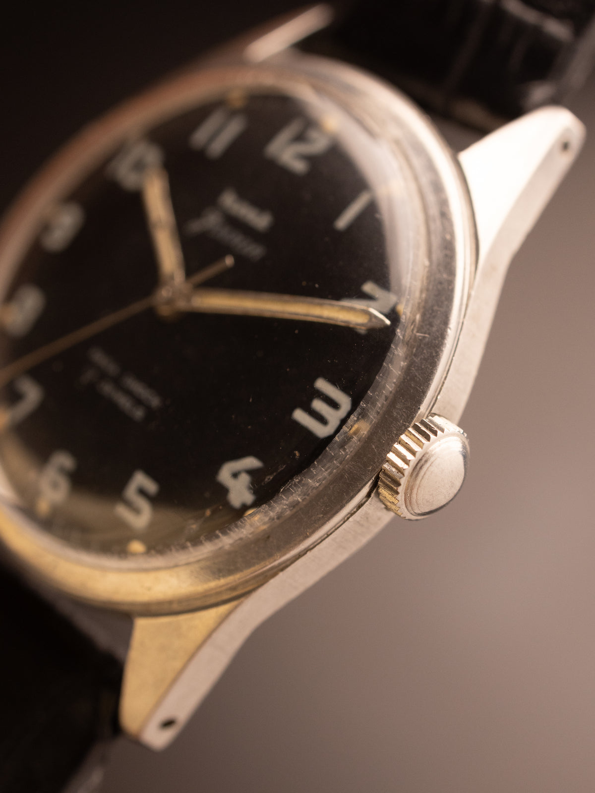 HMT Jawan Black Strap Dotted Dial 0214033 ( W10/6645-000035 GC-30606 ) Mint