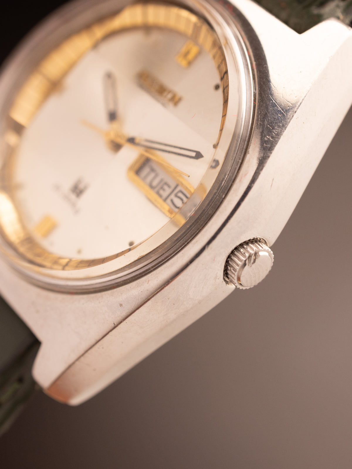 Allwyn Automatic Day Date Green Strap 008548 ( Y381-8010 )