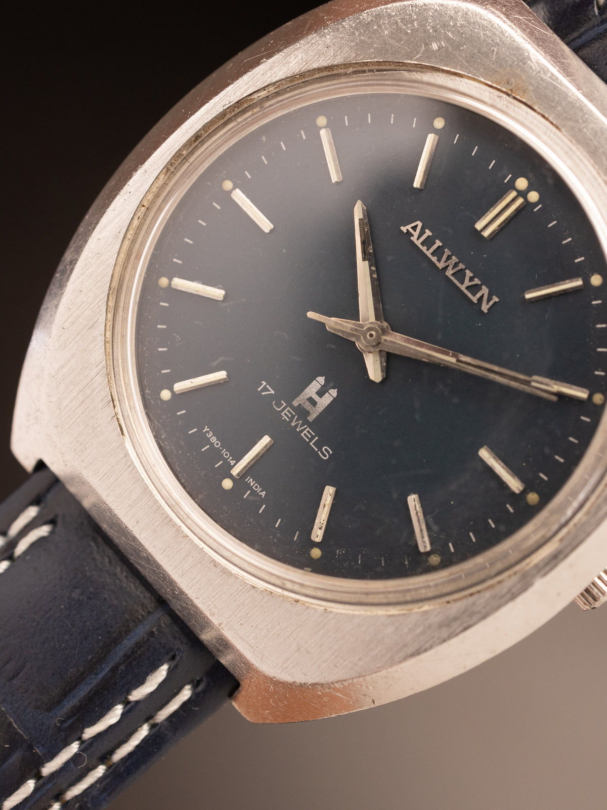 Allwyn Manual Wind 17 Jewels Blue Dial Tonneau Case ( Y380-8020 )