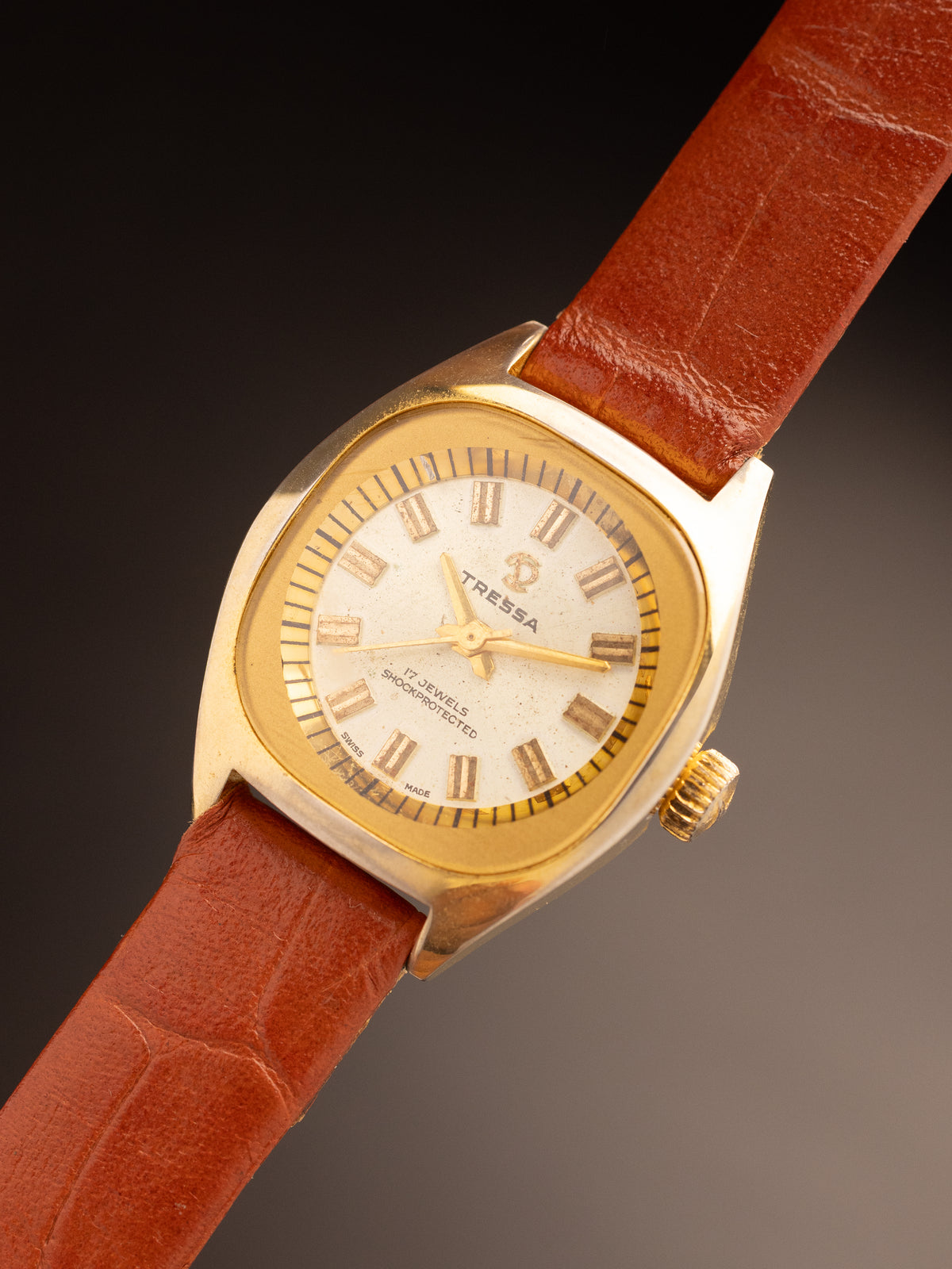 Tressa Ladies Gold Case Brown Strap NOS ( ref Unknown )