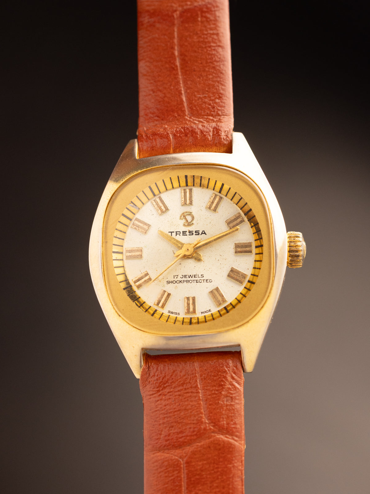 Tressa Ladies Gold Case Brown Strap NOS ( ref Unknown )