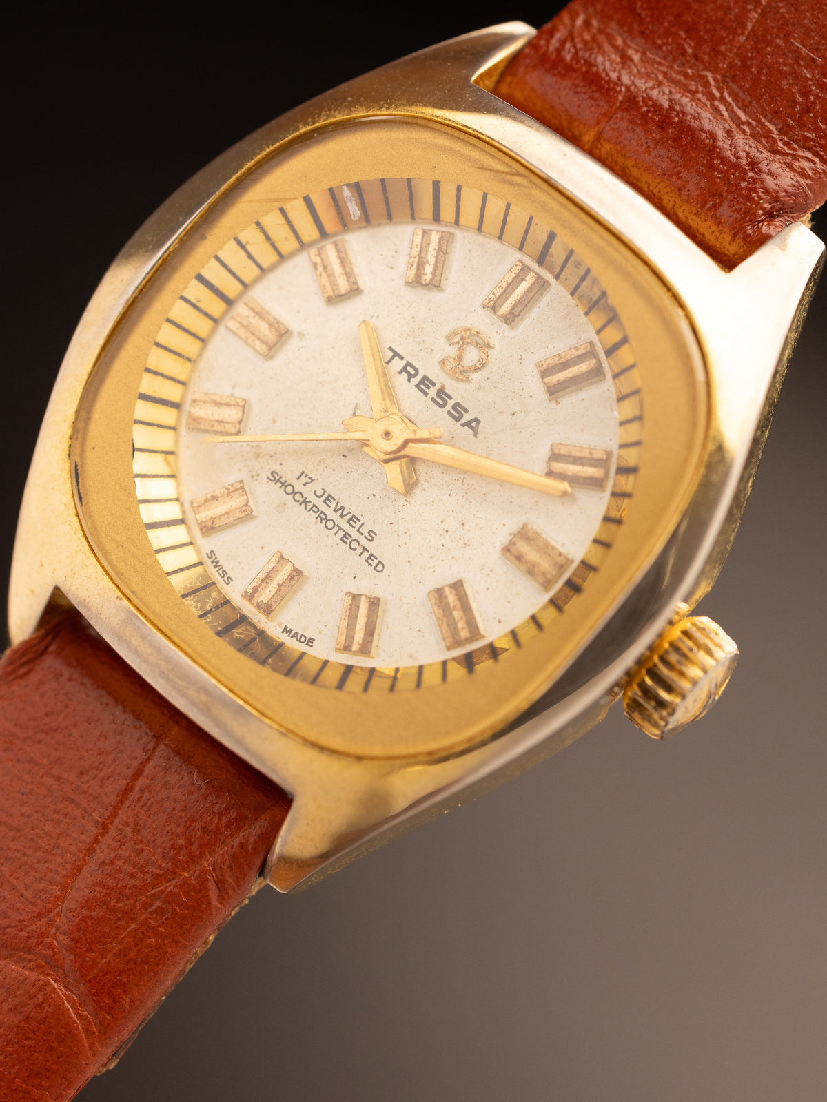 Tressa Ladies Gold Case Brown Strap NOS ( ref Unknown )