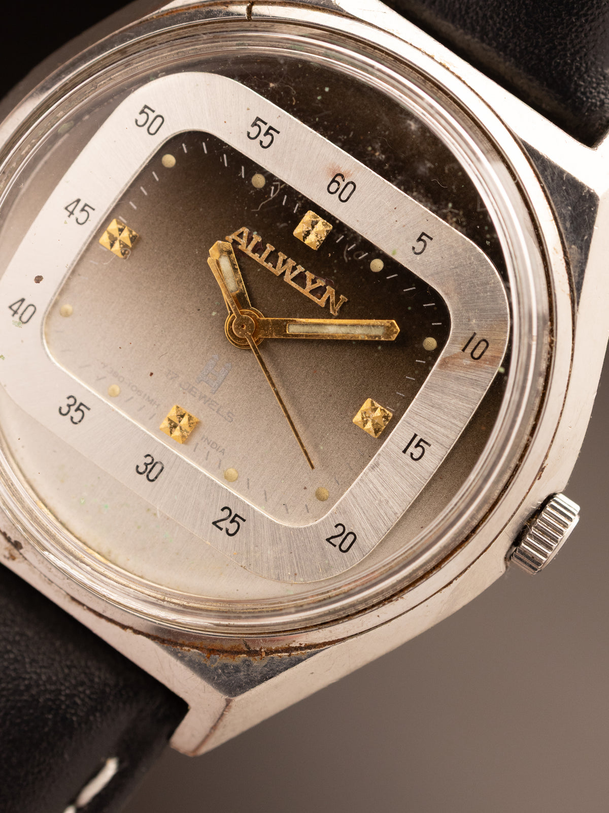 Allwyn Railway Time Gradient Purple Dial Rare ( Y380-8070 )