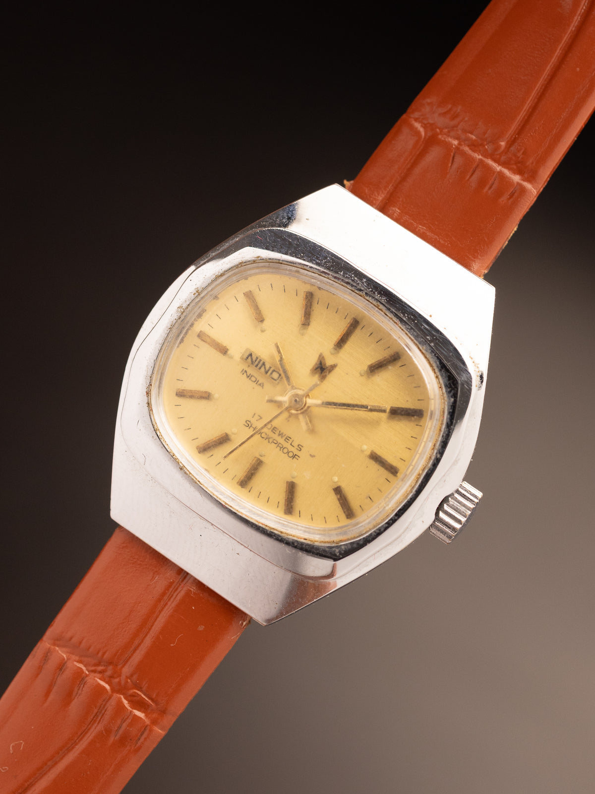 NINO India Ladies Geometric Case Brown Strap ( ref Unknown )