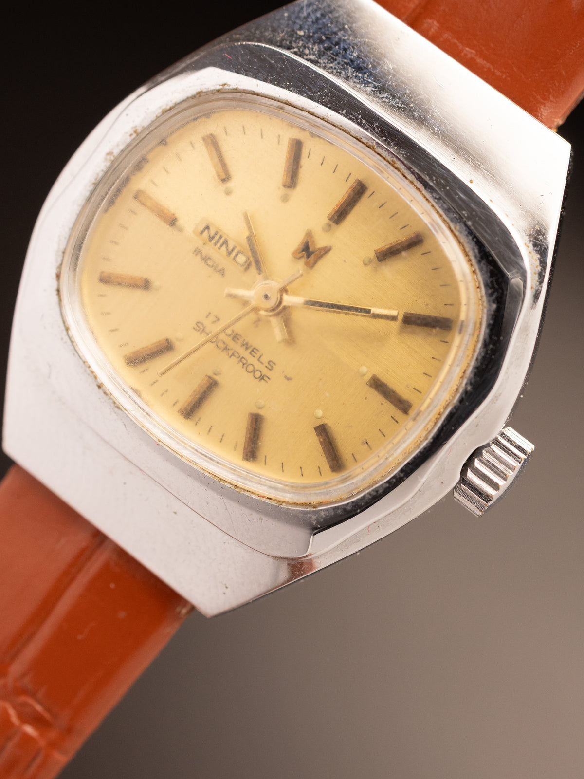 NINO India Ladies Geometric Case Brown Strap ( ref Unknown )