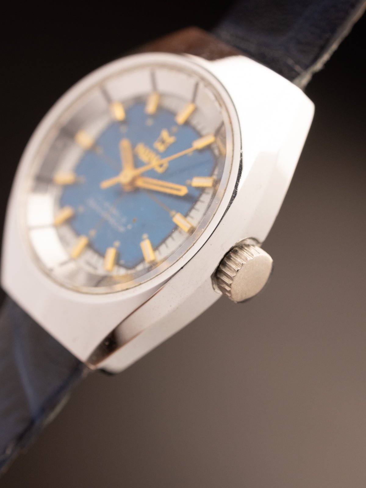 NINO Ladies NOS Blue White Dial Blue Strap ( Ref Unknown )