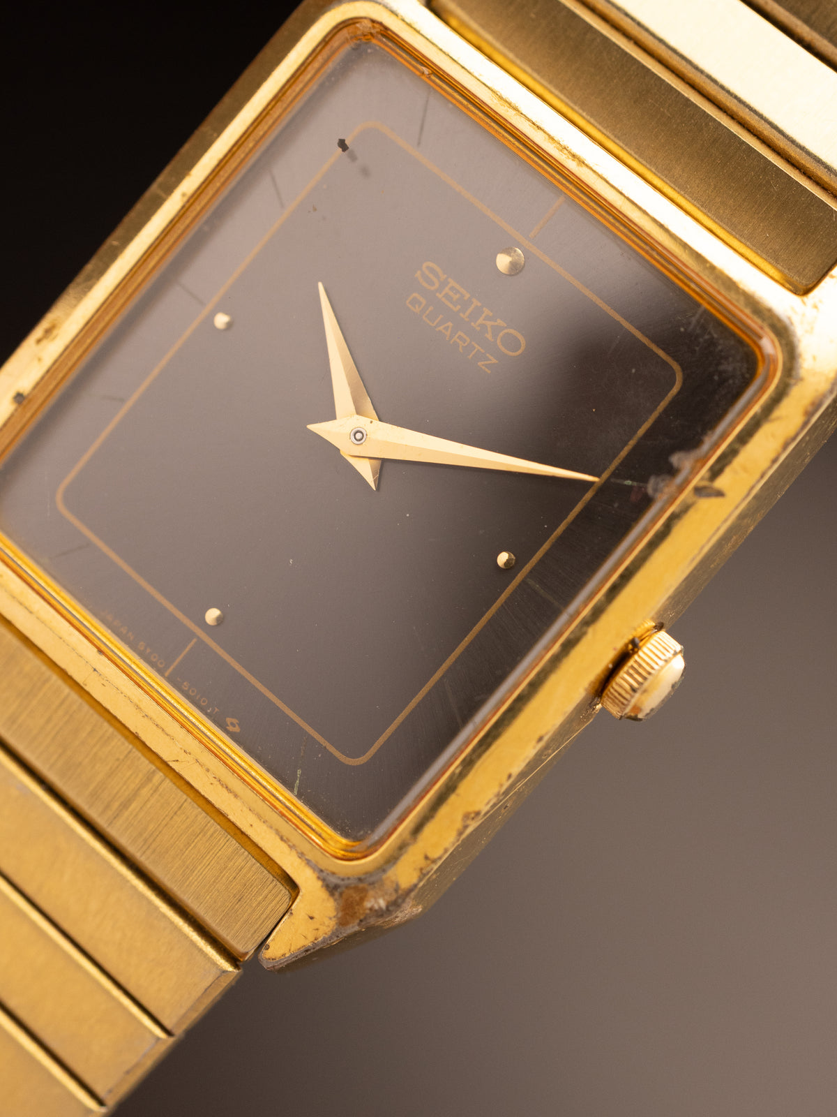 Seiko Tank Quartz Gold Mint 676090 ( 5Y00-5000 R0 )