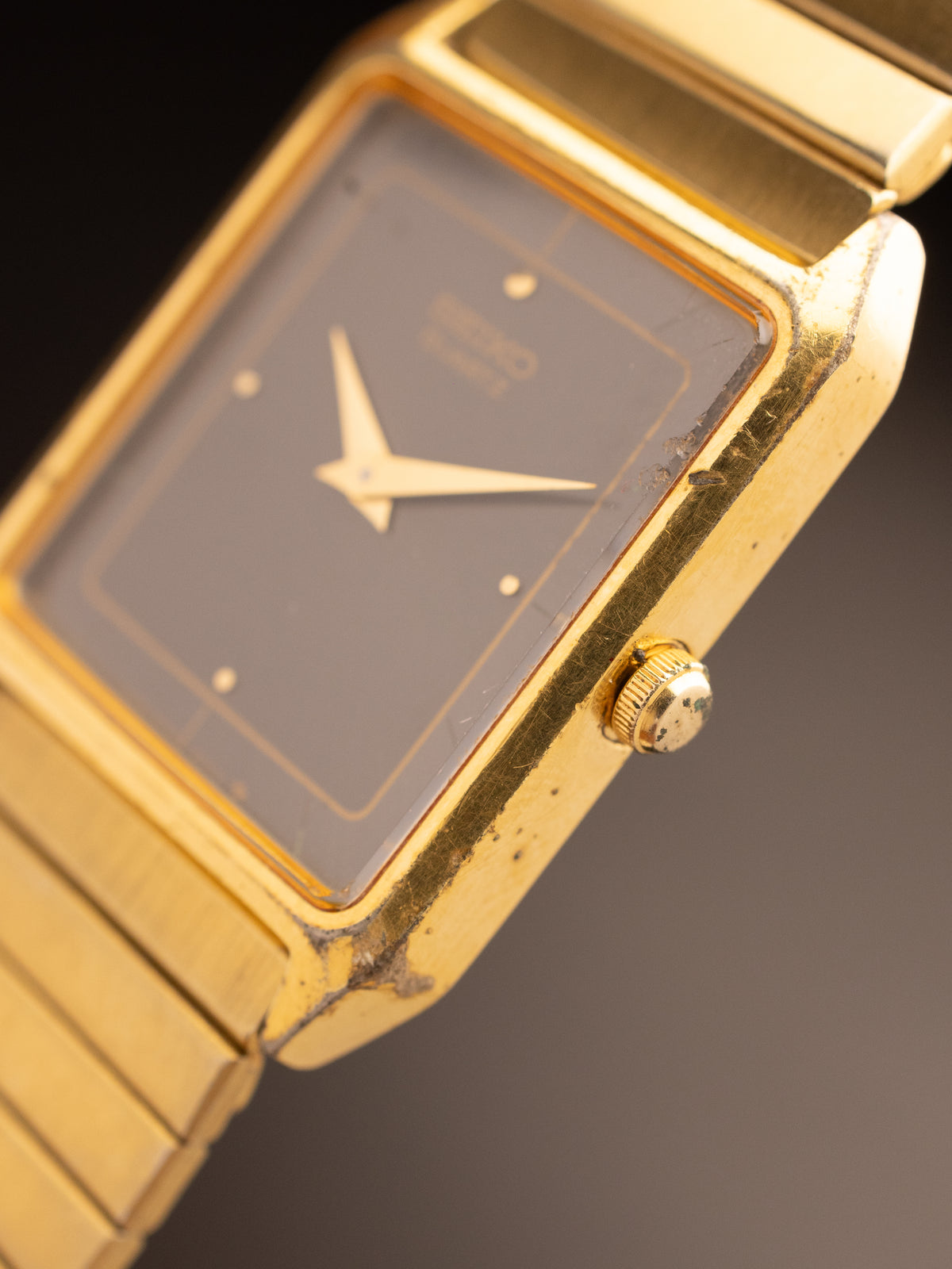 Seiko Tank Quartz Gold Mint 676090 ( 5Y00-5000 R0 )