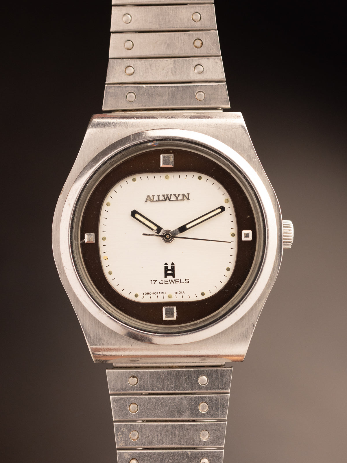 Allwyn Manual Wind Brown White Dial Super Mint ( Y380-8062 )