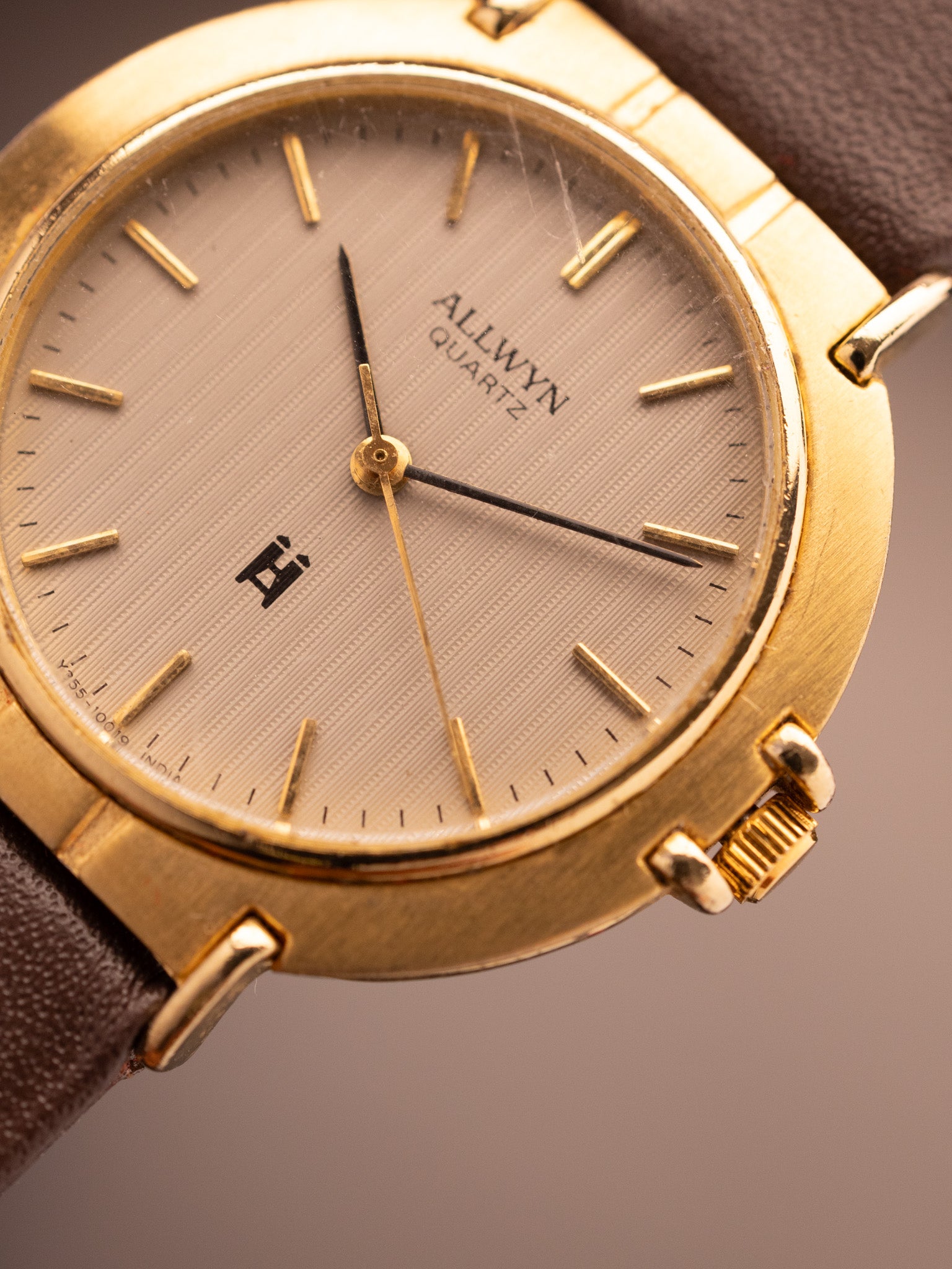 Allwyn Gold 720891 (Ref. Y355-8030) (32mm; Quartz)