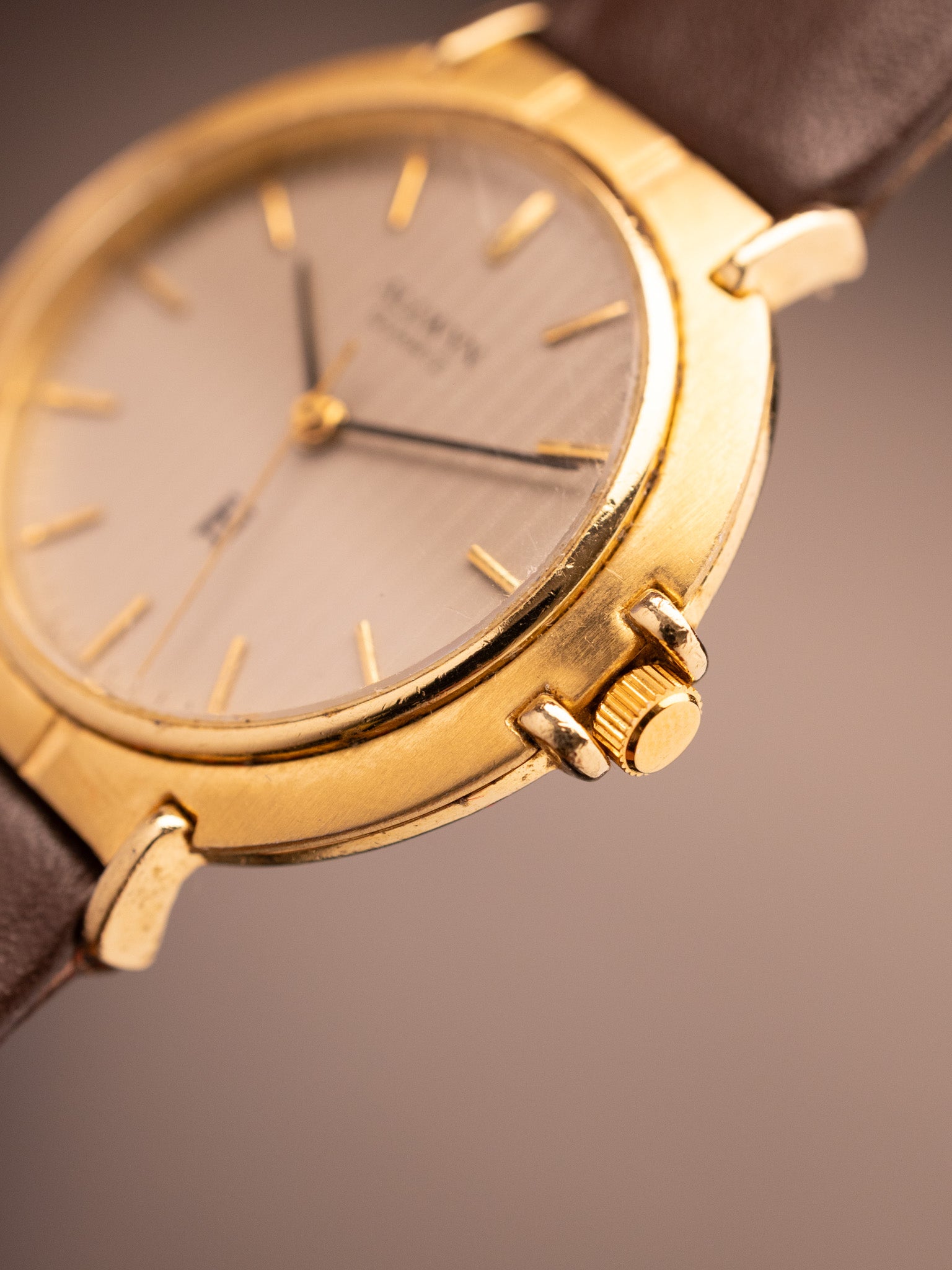 Allwyn Gold 720891 (Ref. Y355-8030) (32mm; Quartz)