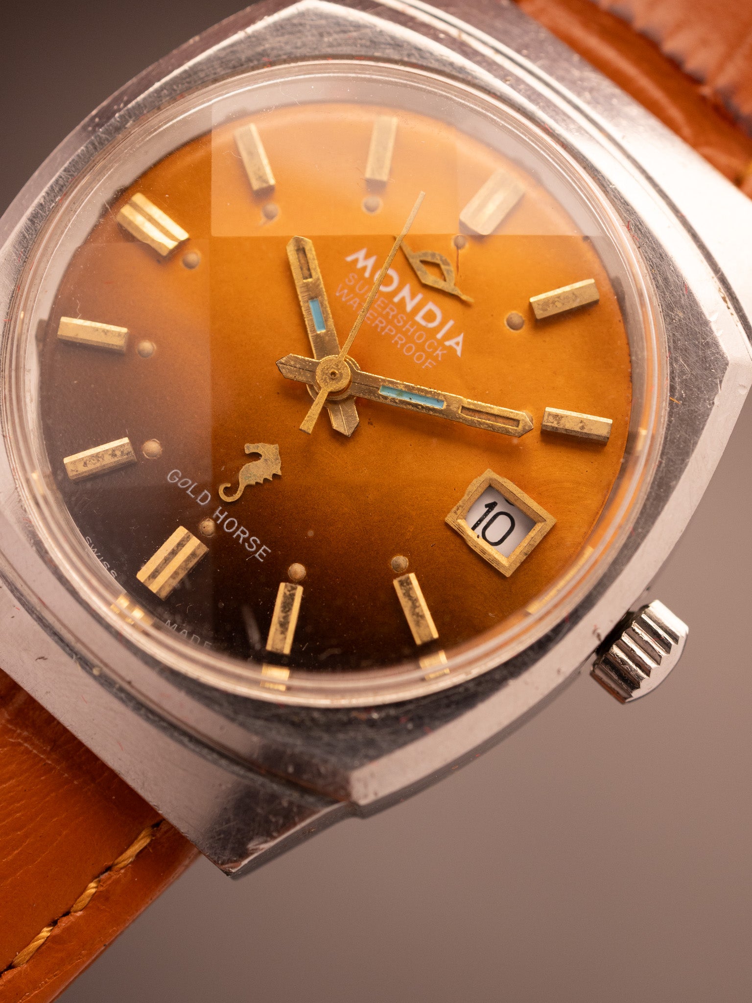 Mondia Golden Horse Super Mint (Ref. 237101) (35mm; Manual)
