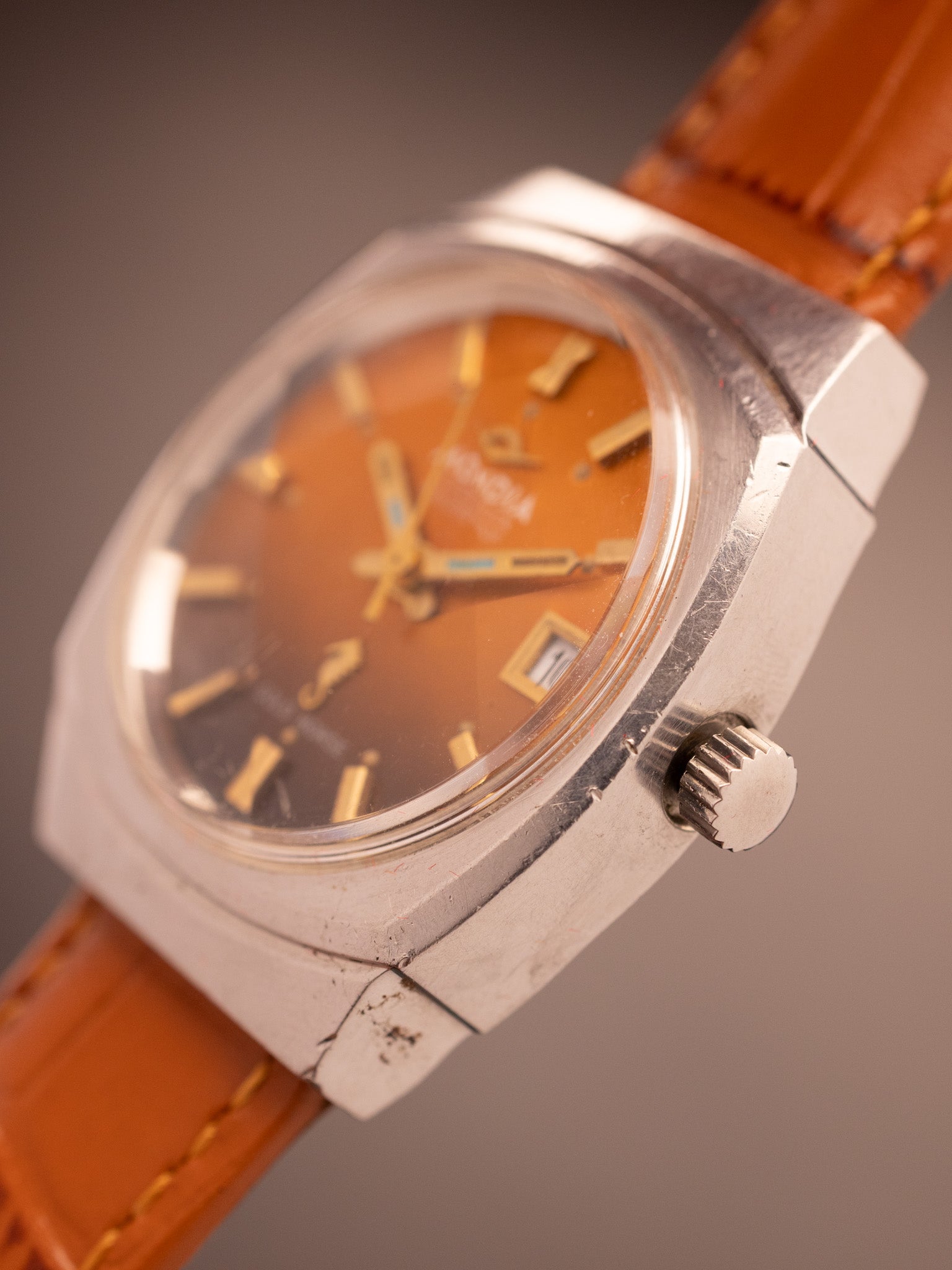 Mondia Golden Horse Super Mint (Ref. 237101) (35mm; Manual)