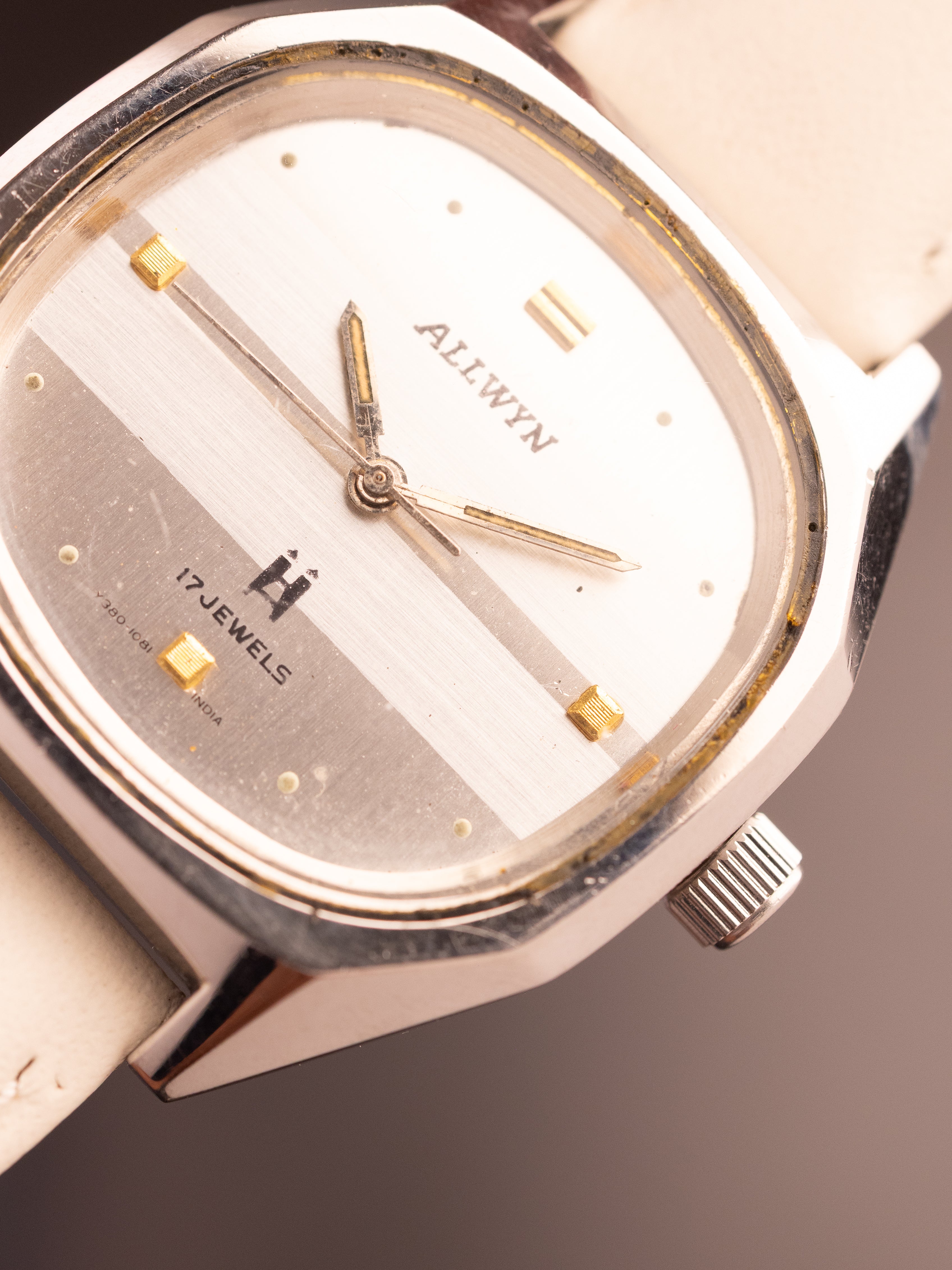 Allwyn (Ref. Y381-5010) (36mm; Manual)