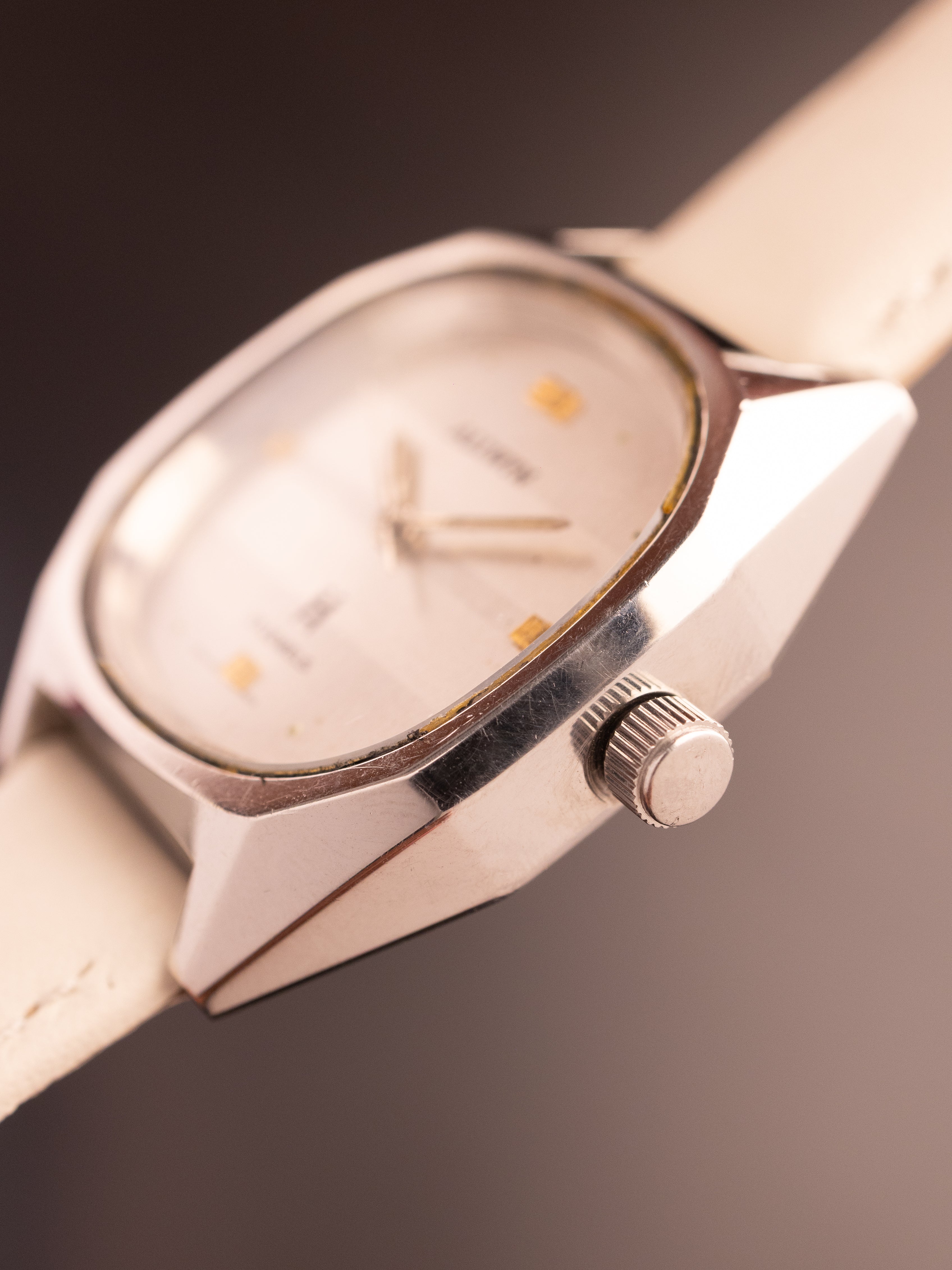 Allwyn (Ref. Y381-5010) (36mm; Manual)