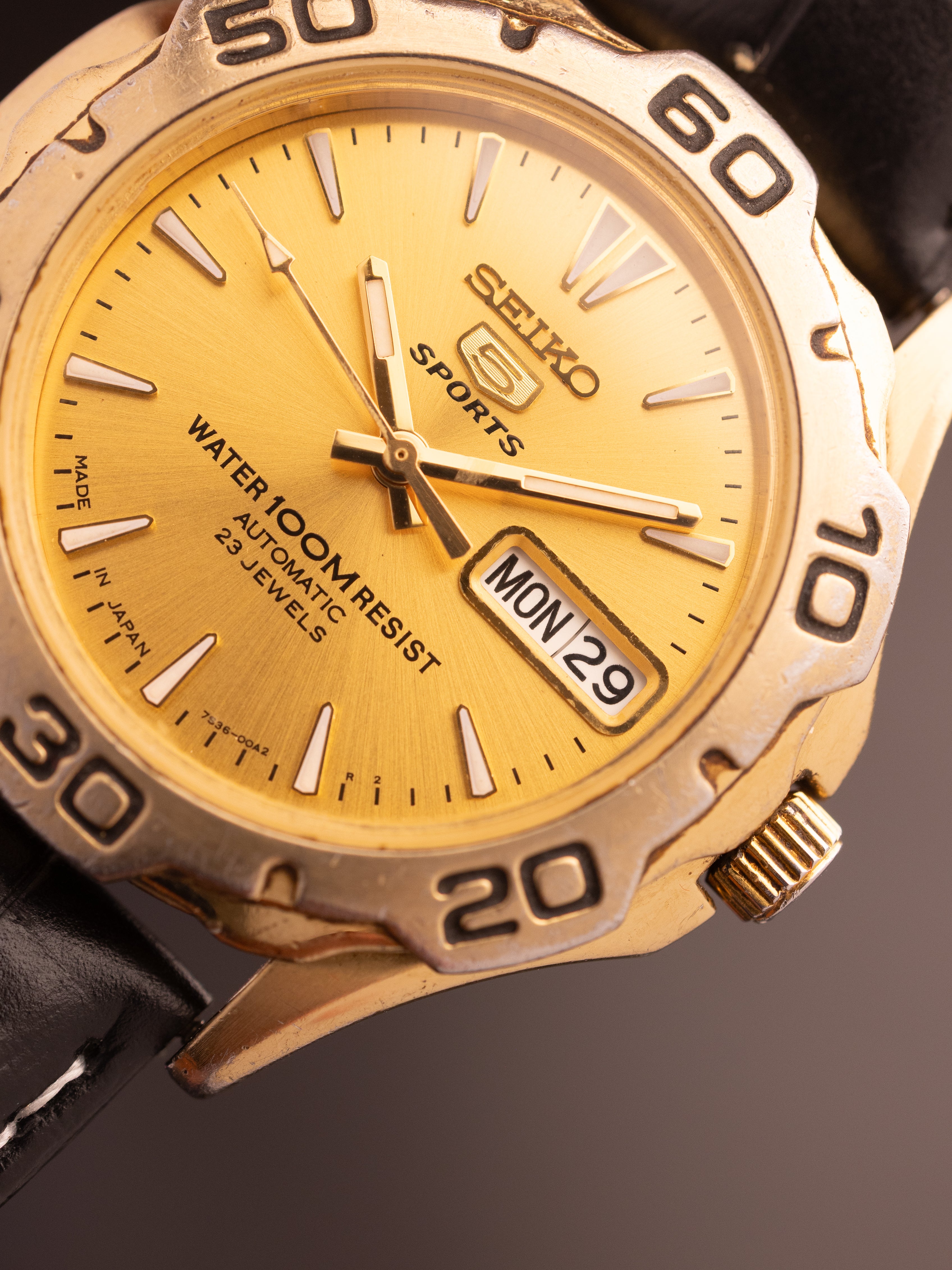Seiko 5 Sports Gold 100M Resist 961768 (Ref. 7S26-3160 A4) (40mm; Automatic)