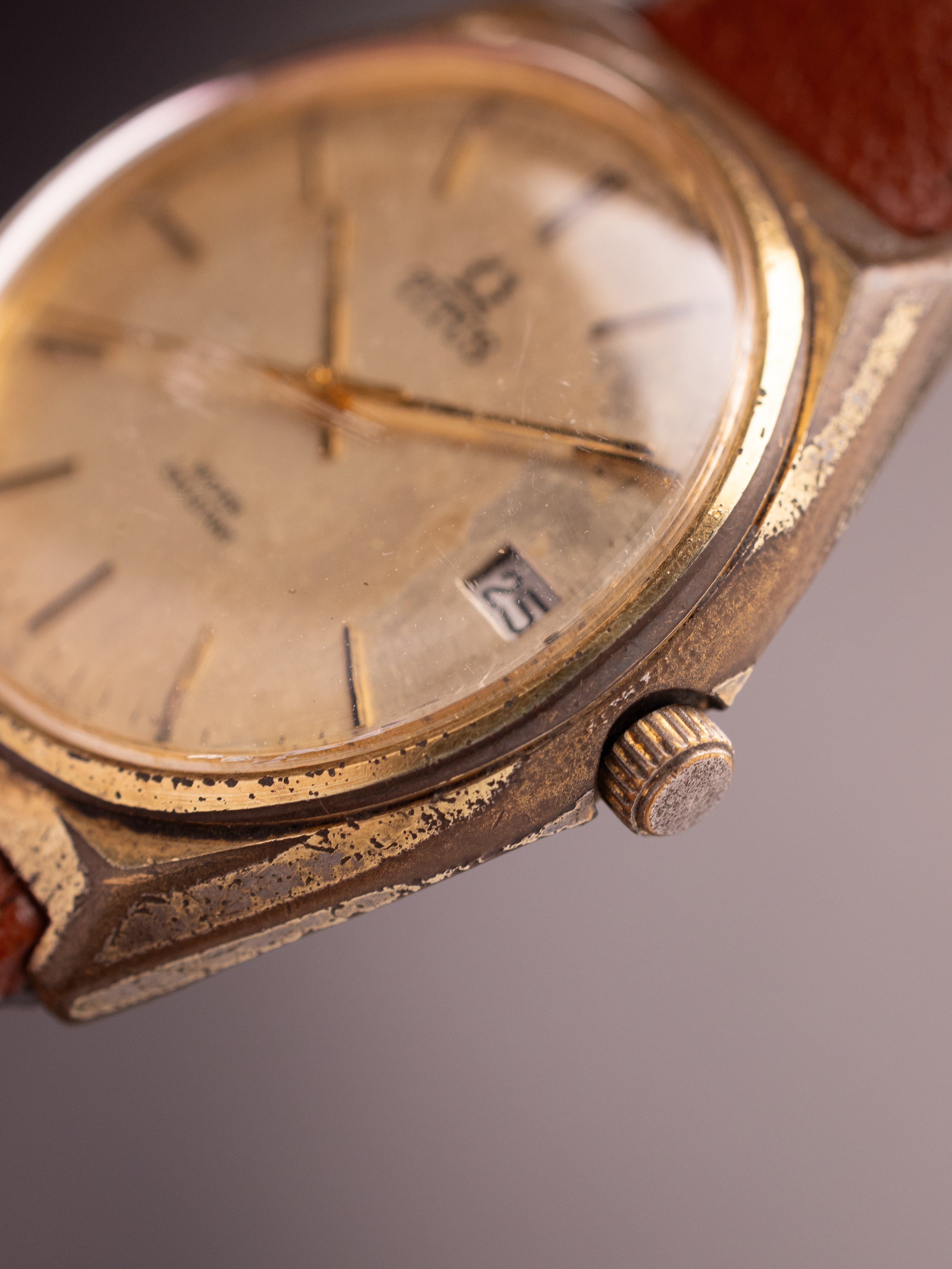 Titus Calendar Gold 112700 (Ref. WG 2317) (36mm; Manual)