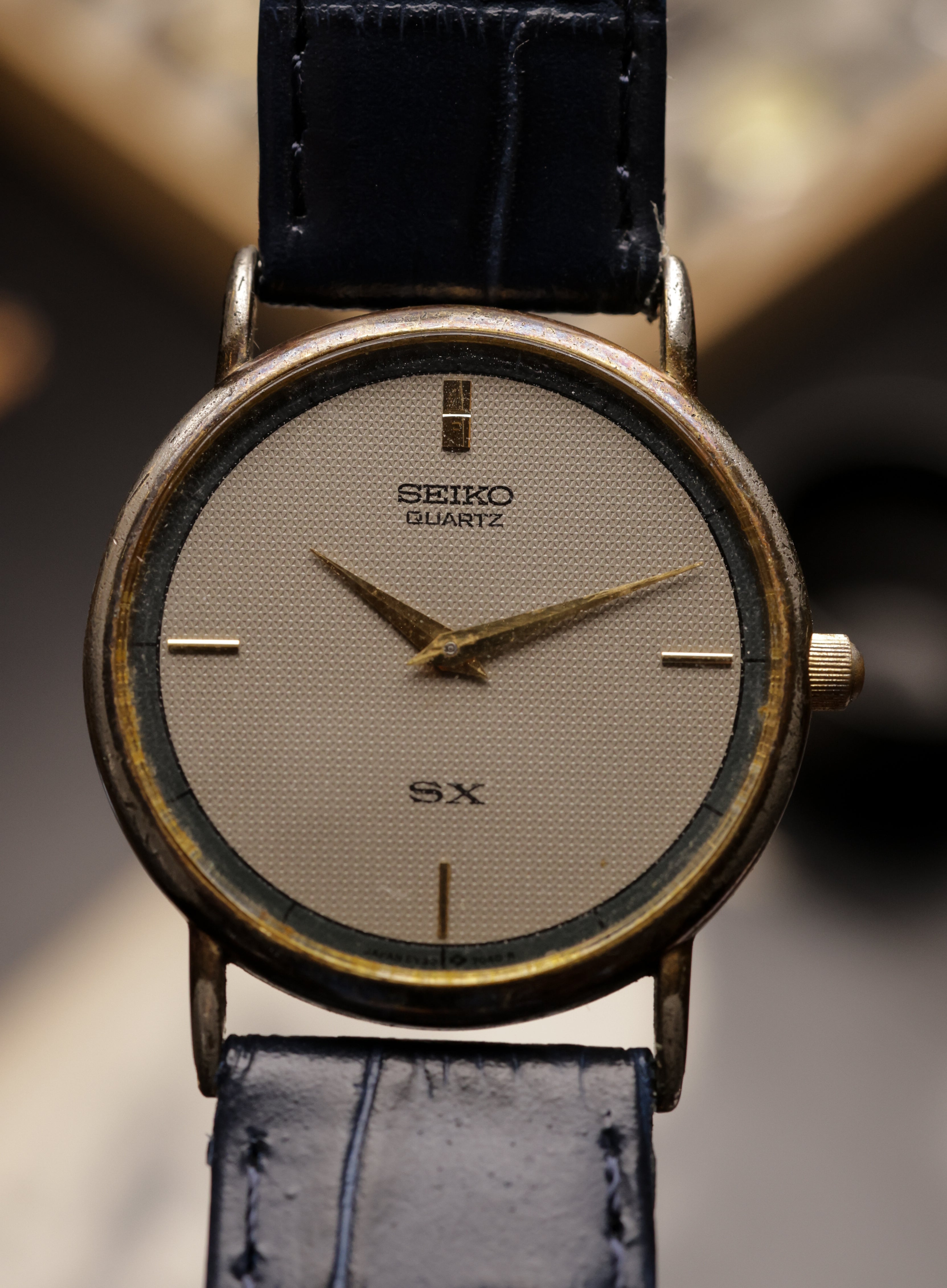 Buy Vintage Watch Nino Swiss 17 Jewels Date [35mm] | The Revolver Club