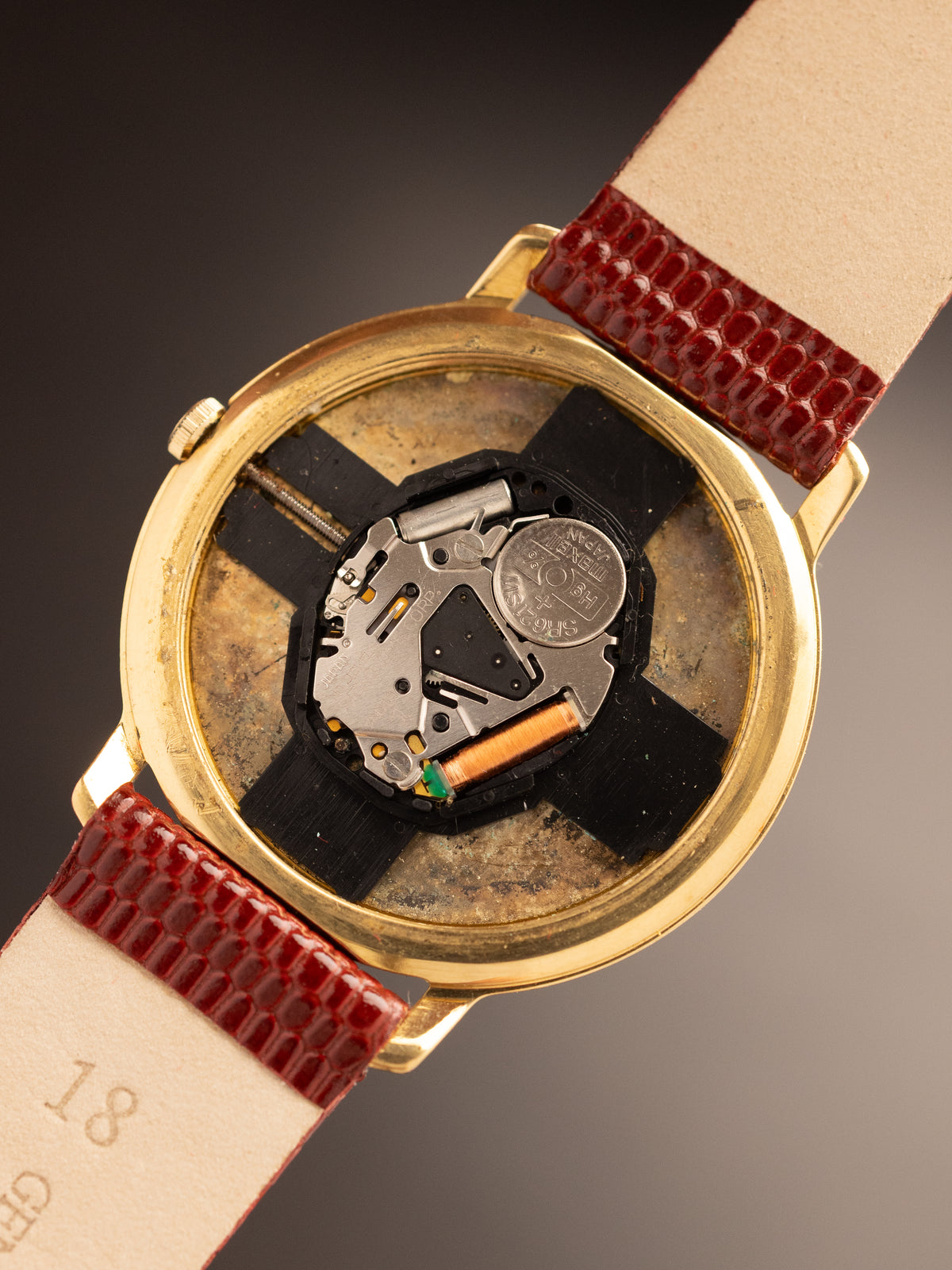 Seiko Gold 421618 WP (Ref. 7N01-8041) (35mm; Quartz)