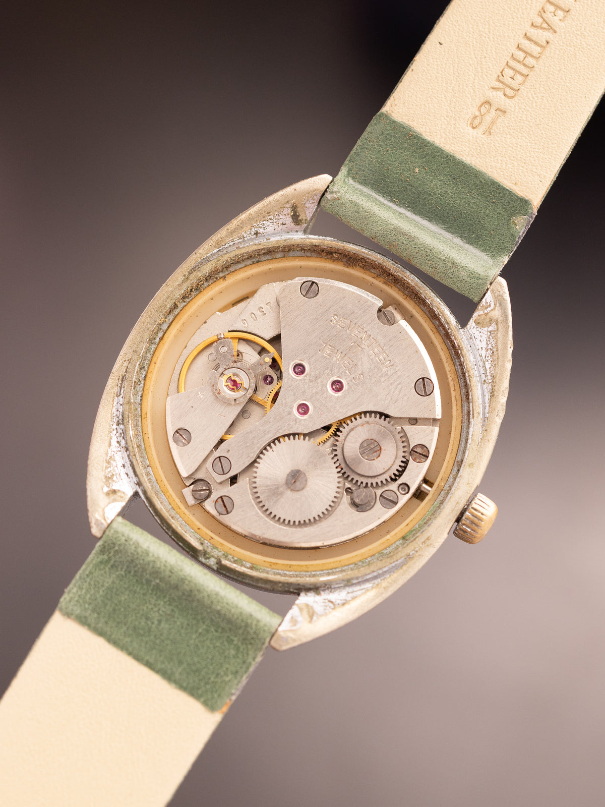 Sekonda Tonneau 17 Jewels Green Hands (Ref. Unknown) (36mm; Manual)